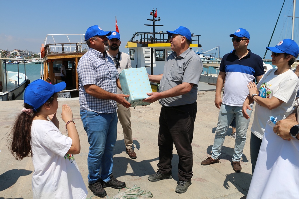 “Temiz Deniz, Temiz Dünya” temasıyla başladığımız etkinlikler kapsamında Karataş ilçesi açıklarında deniz dibinde hayalet ağ  temizliği yapıldı.