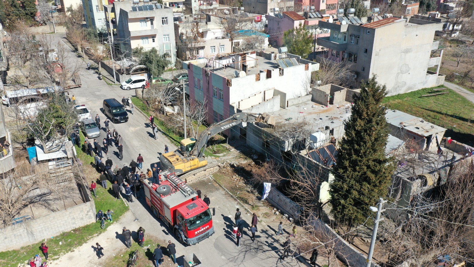 Adıyaman'da kentsel dönüşüm çalışmaları kapsamında yıkımlar başladı.