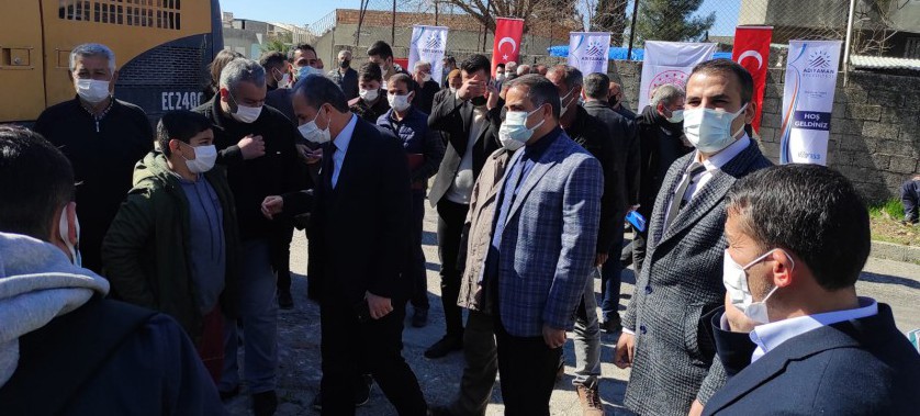 Adıyaman'da kentsel dönüşüm çalışmaları kapsamında yıkımlar başladı.