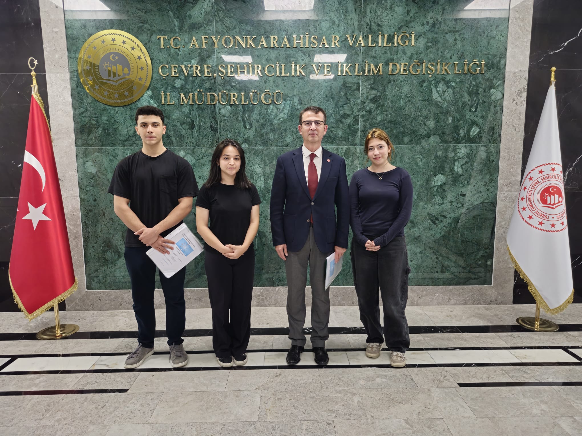 BİLSEM'in Ödüllü Öğrencilerinden İl Müdürümüze Ziyaret