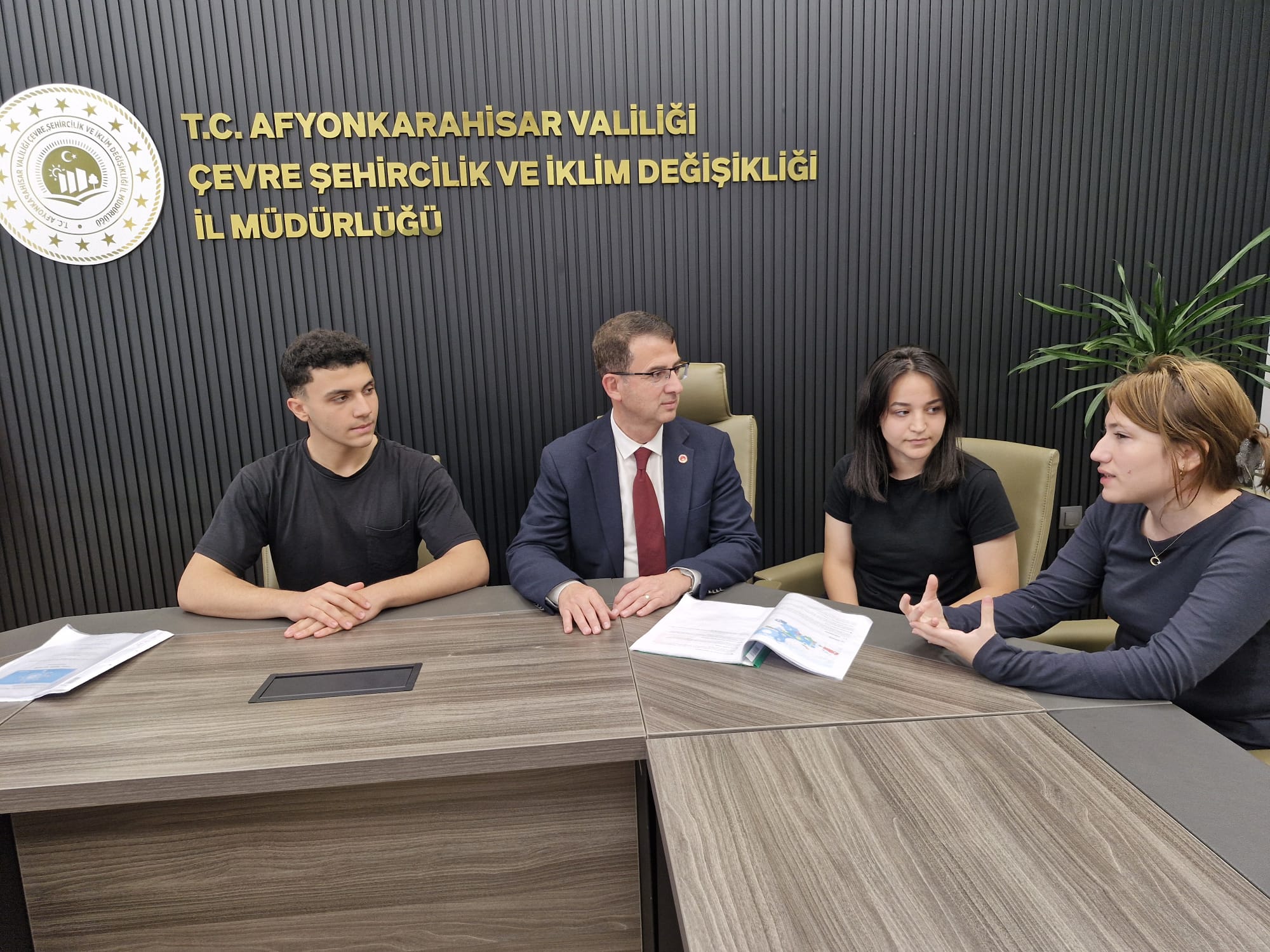 BİLSEM'in Ödüllü Öğrencilerinden İl Müdürümüze Ziyaret