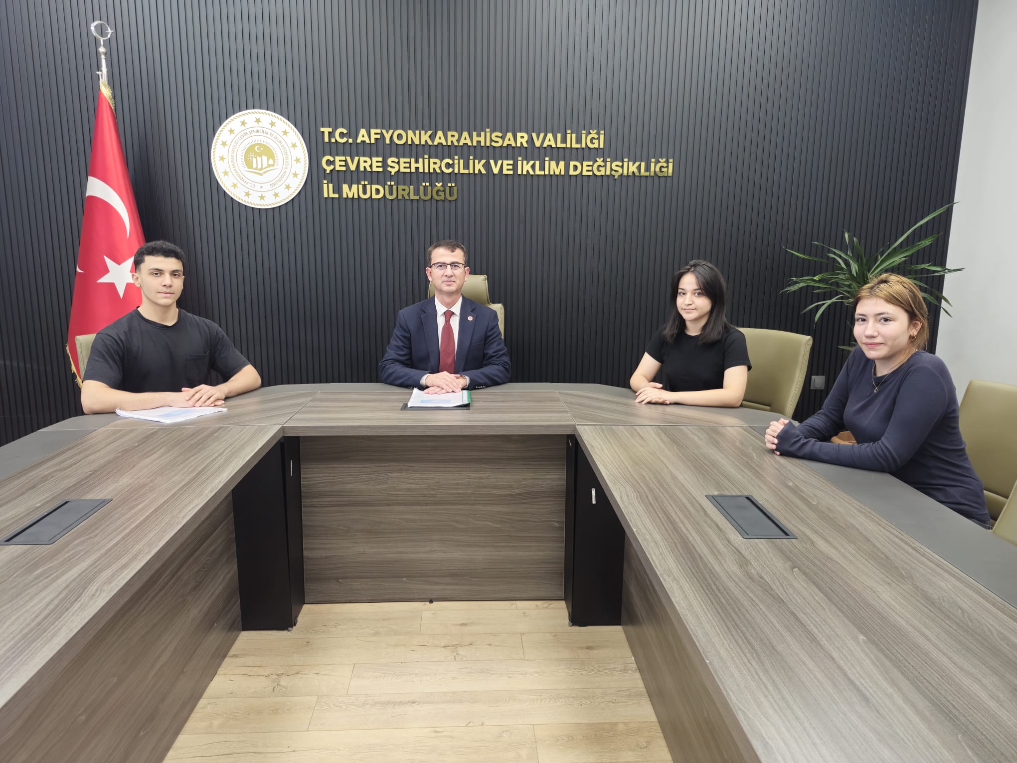 BİLSEM'in Ödüllü Öğrencilerinden İl Müdürümüze Ziyaret