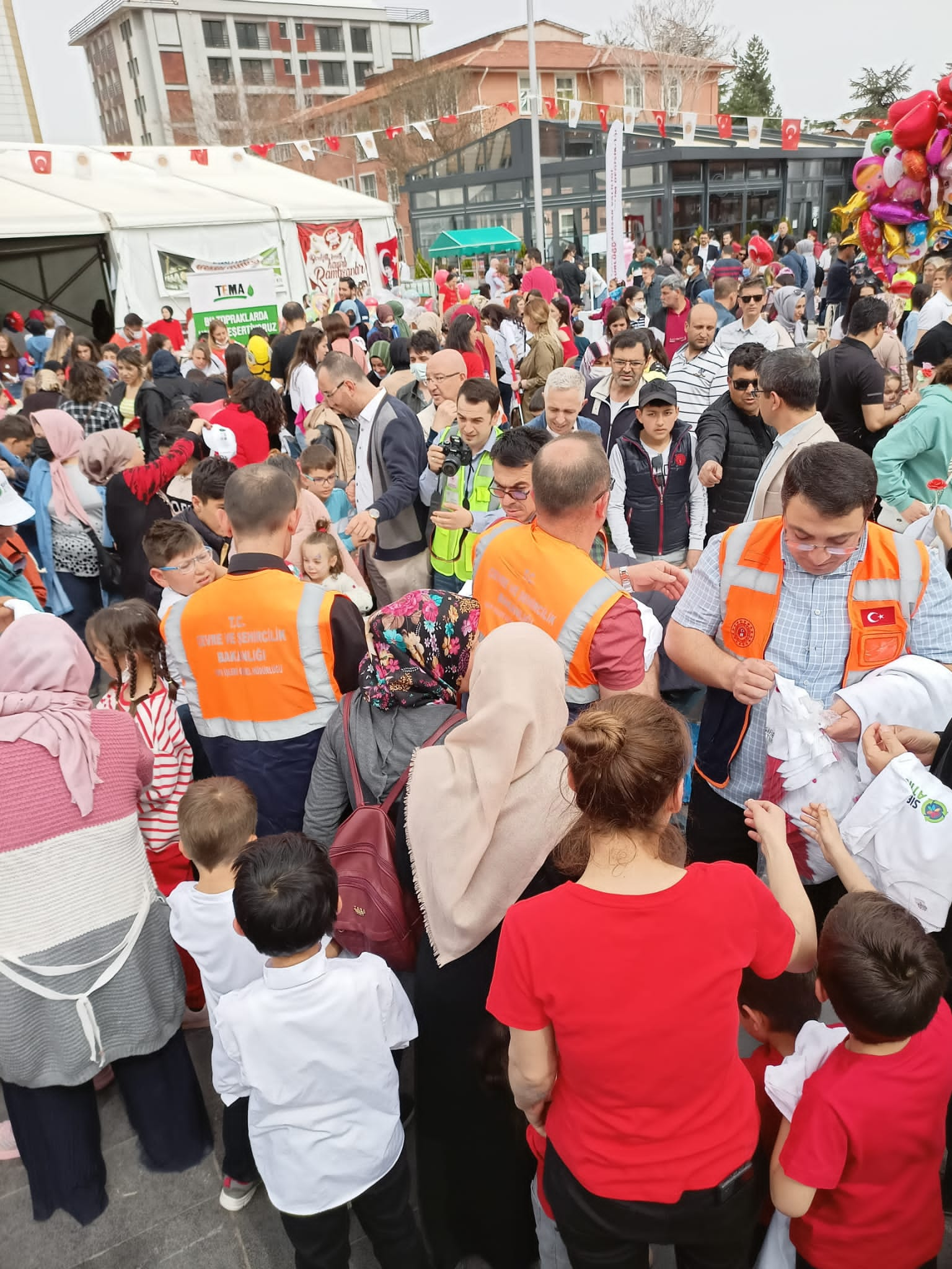 ÇEVRE MÜFETTİŞİ ÇOÇUKLARIMIZ “ÇEVRE VE ÇOÇUK ŞENLİĞİ”NDE AFYONKARAHİSAR’DA BULUŞTU