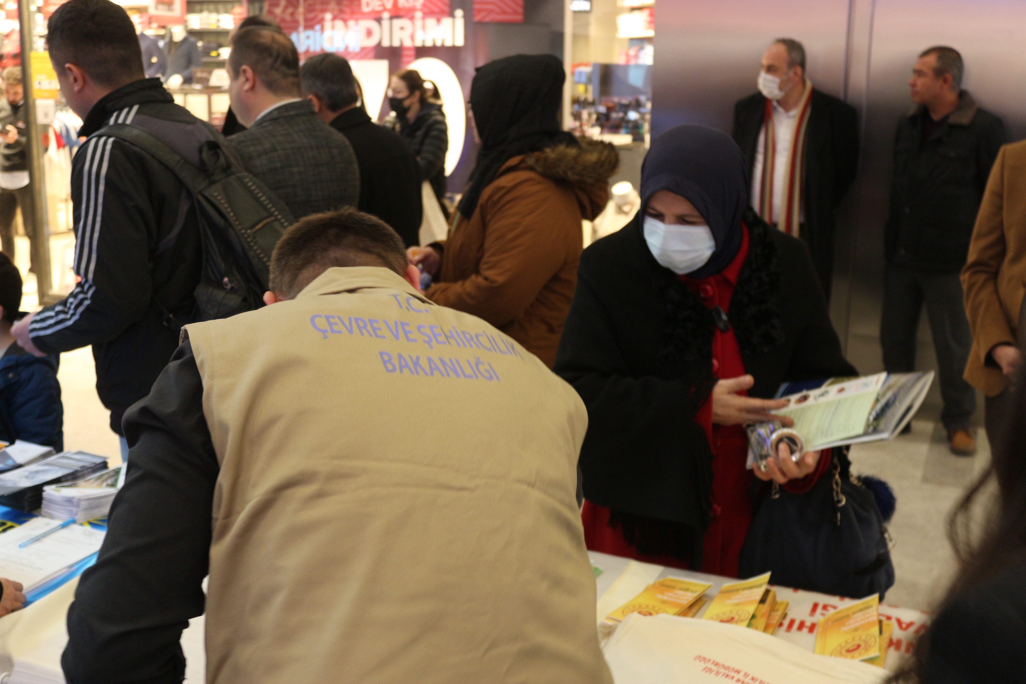 Dünyamızın, insanlığın ve tüm canlıların geleceğini ilgilendiren en önemli konu “SU” etkinliği düzenlendi.