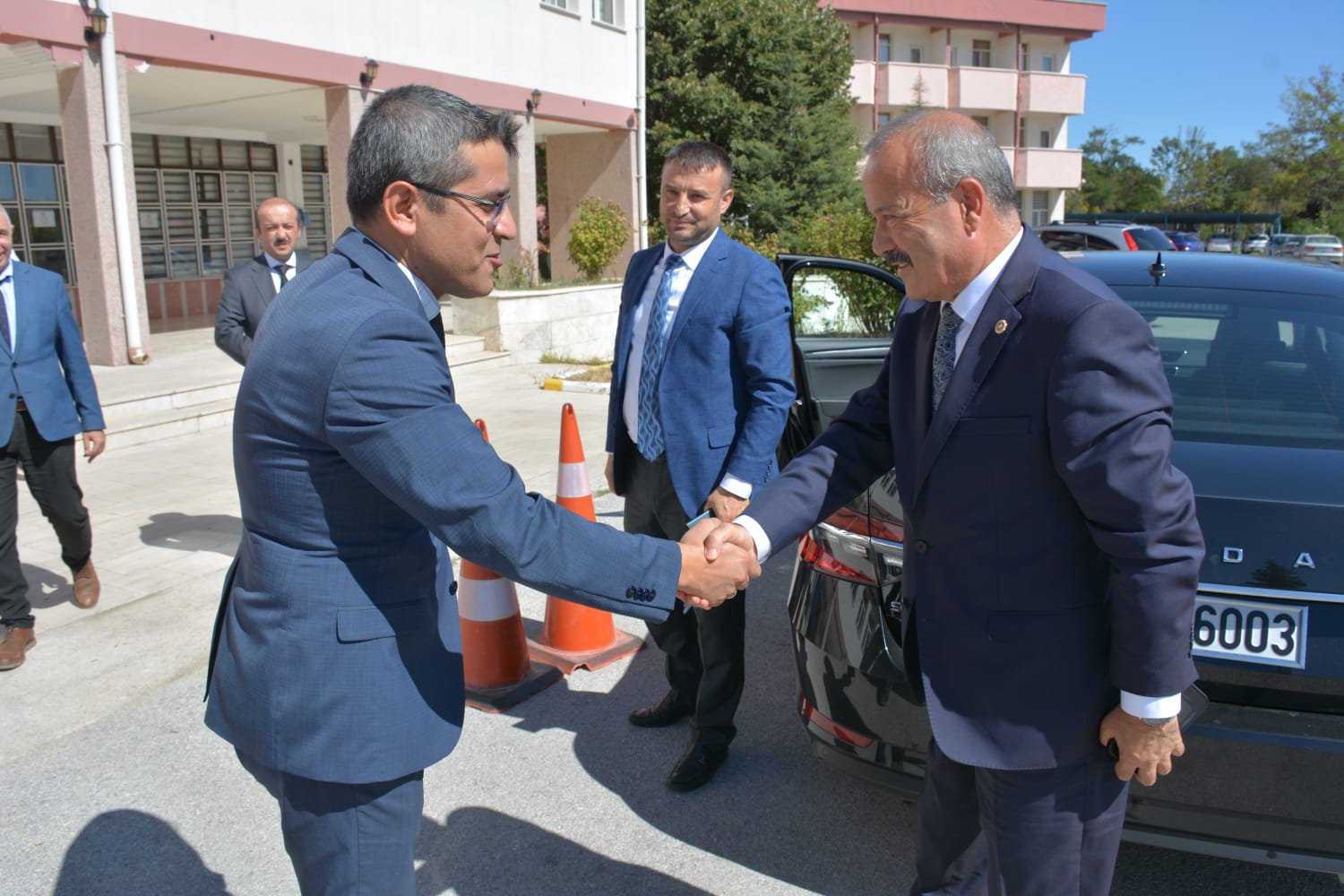 Sayın Milletvekilimiz Mehmet Taytak ve  MHP  İl Başkanı Ahmet Kahveci İl Müdürlüğümüzü ziyaret etti.