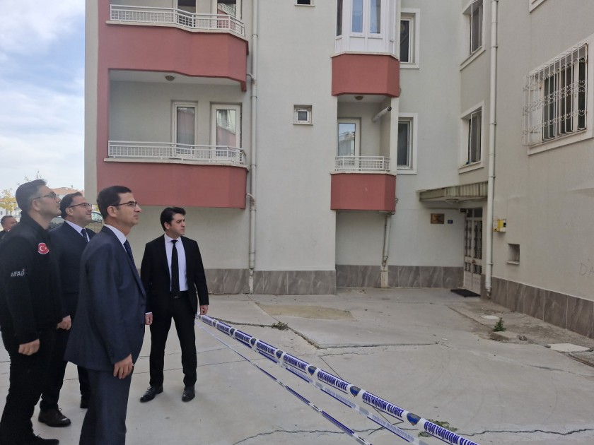 Tahliye Edilen Riskli Binada İnceleme