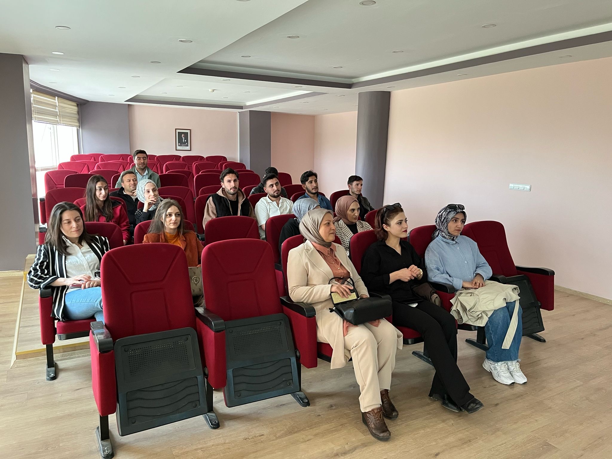 02.05.2025 Tarihinde Ağrı İbrahim Çeçen Üniversitesi, Fen-Edebiyat Fakültesi, Coğrafya Bölümü öğrencilerine “Çevresel Etki Değerlendirmesi( ÇED)” konusunda eğitim verilmiştir.