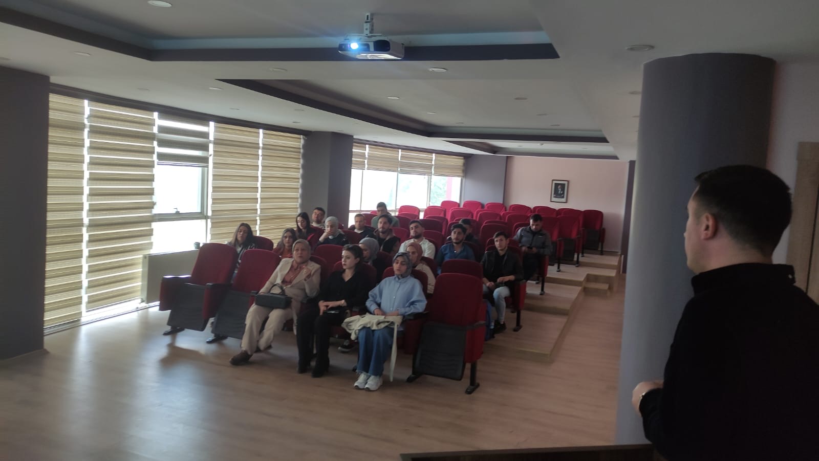 02.05.2025 Tarihinde Ağrı İbrahim Çeçen Üniversitesi, Fen-Edebiyat Fakültesi, Coğrafya Bölümü öğrencilerine “Çevresel Etki Değerlendirmesi( ÇED)” konusunda eğitim verilmiştir.