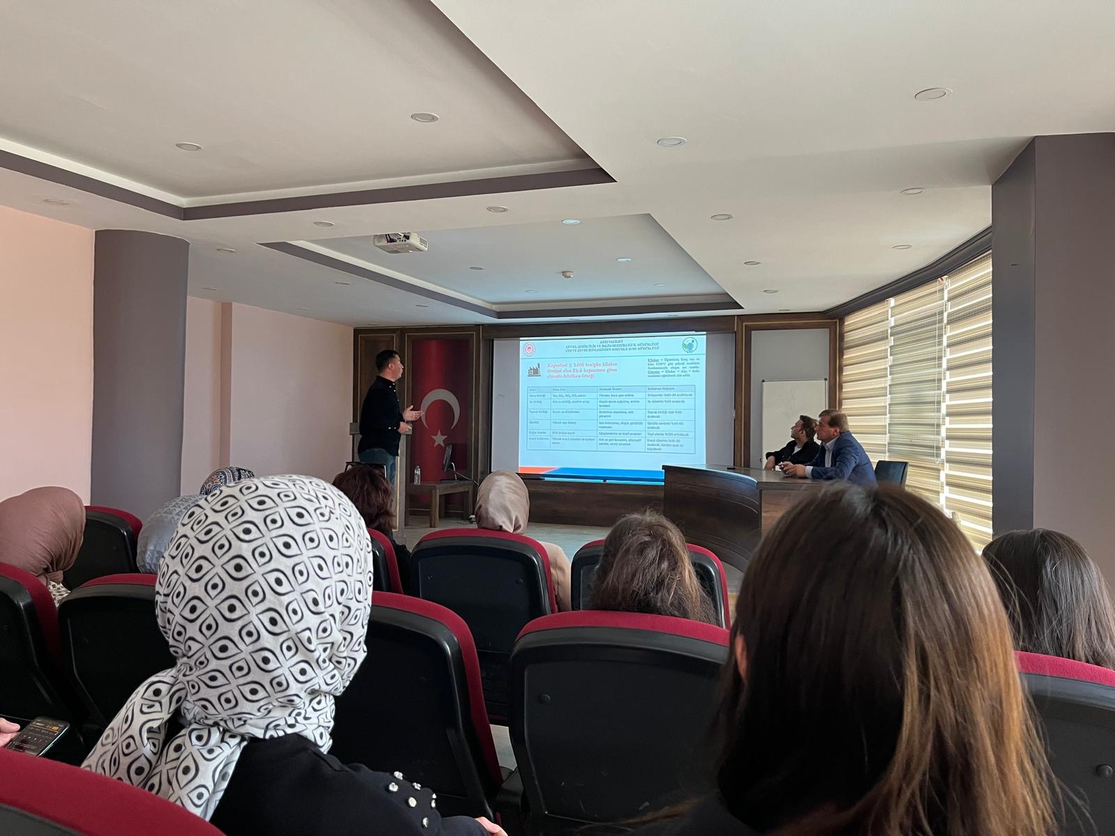 02.05.2025 Tarihinde Ağrı İbrahim Çeçen Üniversitesi, Fen-Edebiyat Fakültesi, Coğrafya Bölümü öğrencilerine “Çevresel Etki Değerlendirmesi( ÇED)” konusunda eğitim verilmiştir.
