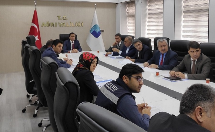 İlimizde Mevcut bulunan  Devlet ve Özel Sağlık Kuruluşlarından oluşan Tıbbi atıkların bertarafı için ödenecek ücretin belirlenmesi amacıyla Mahalli Çevre Kurulu (MÇK) toplantısı 30.01.2020 tarihinde Vali Yardımcısı  Sayın Ömer Faruk TUNCER Başkanlığında y