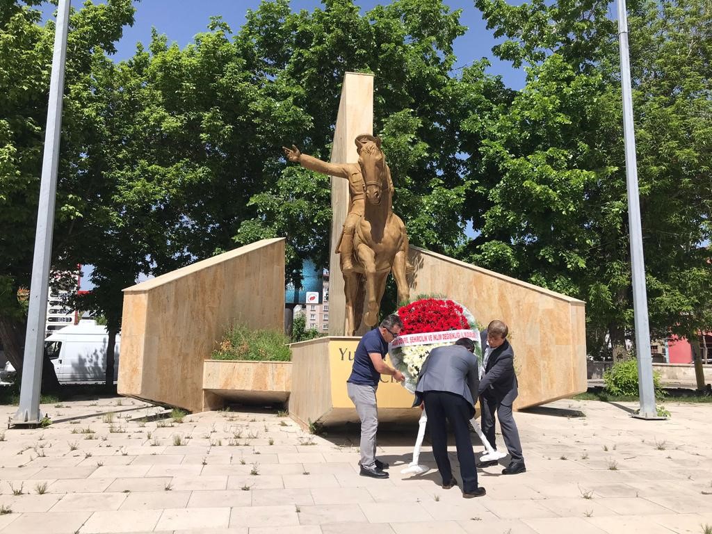 Türkiye Çevre Haftası Kapsamında İl Müdürlüğümüz Tarafından Atatürk Anıtına Çelenk BIrakıldı.