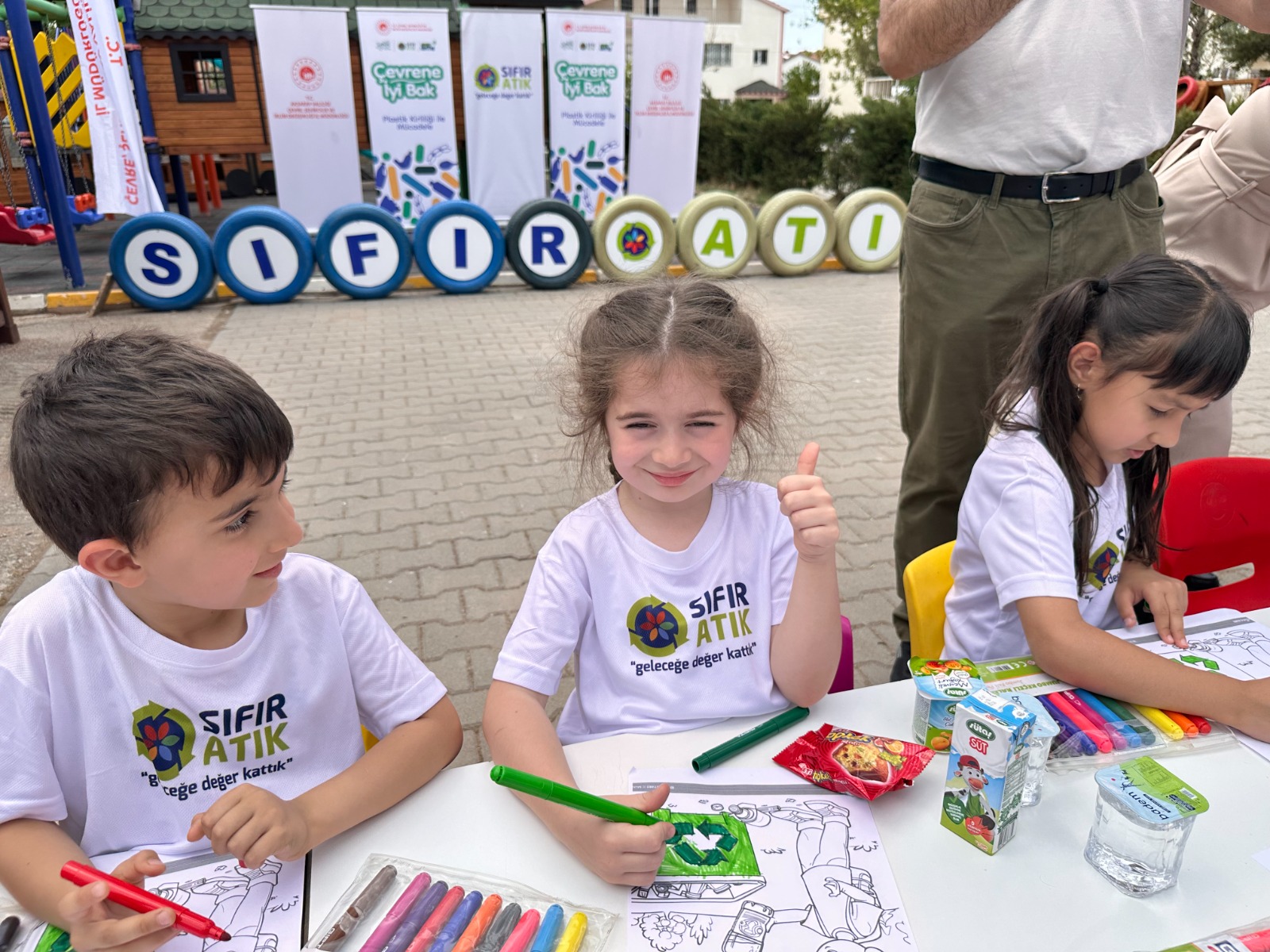 Bu yıl “Dünya Çevre Günü” etkinlikleri 29-30 Mayıs’ta İlimizde “Plastik Kirliliği ile Mücadele” teması ve “Çevrene İyi Bak” sloganıyla kutlanıyor.