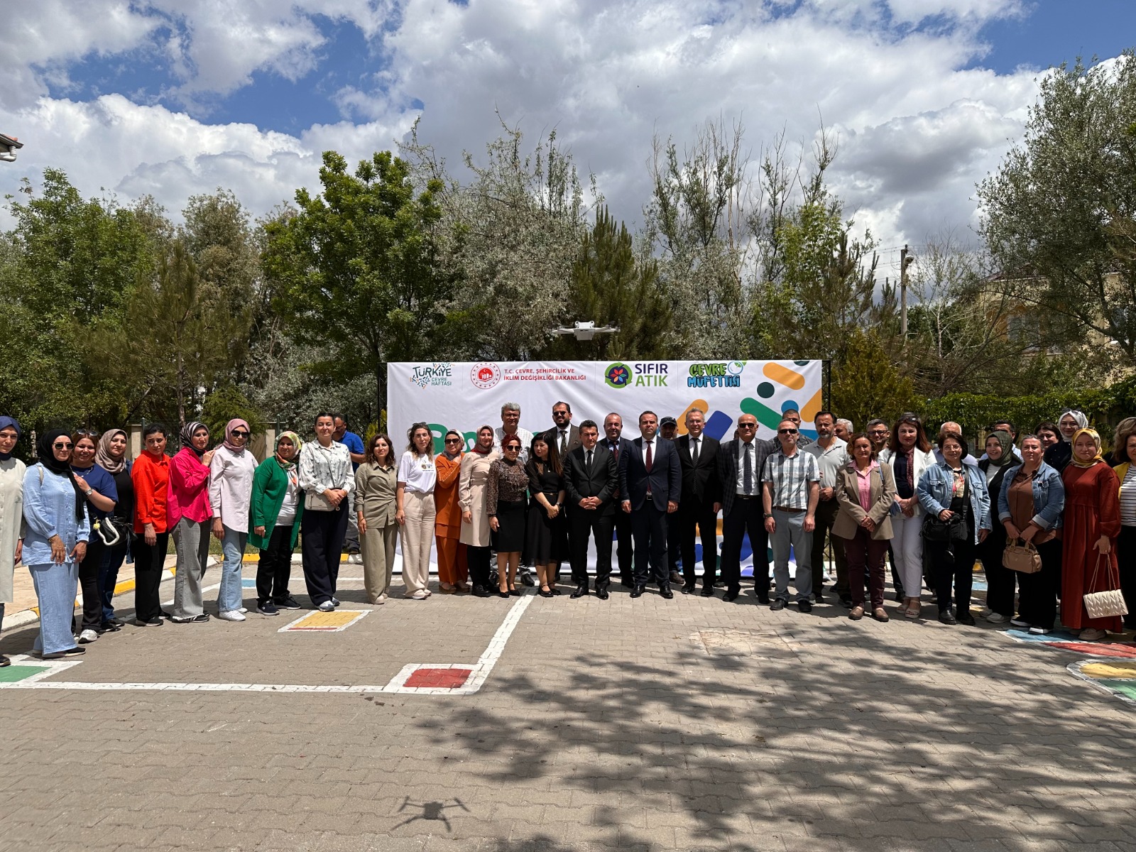 Bu yıl “Dünya Çevre Günü” etkinlikleri 29-30 Mayıs’ta İlimizde “Plastik Kirliliği ile Mücadele” teması ve “Çevrene İyi Bak” sloganıyla kutlanıyor.