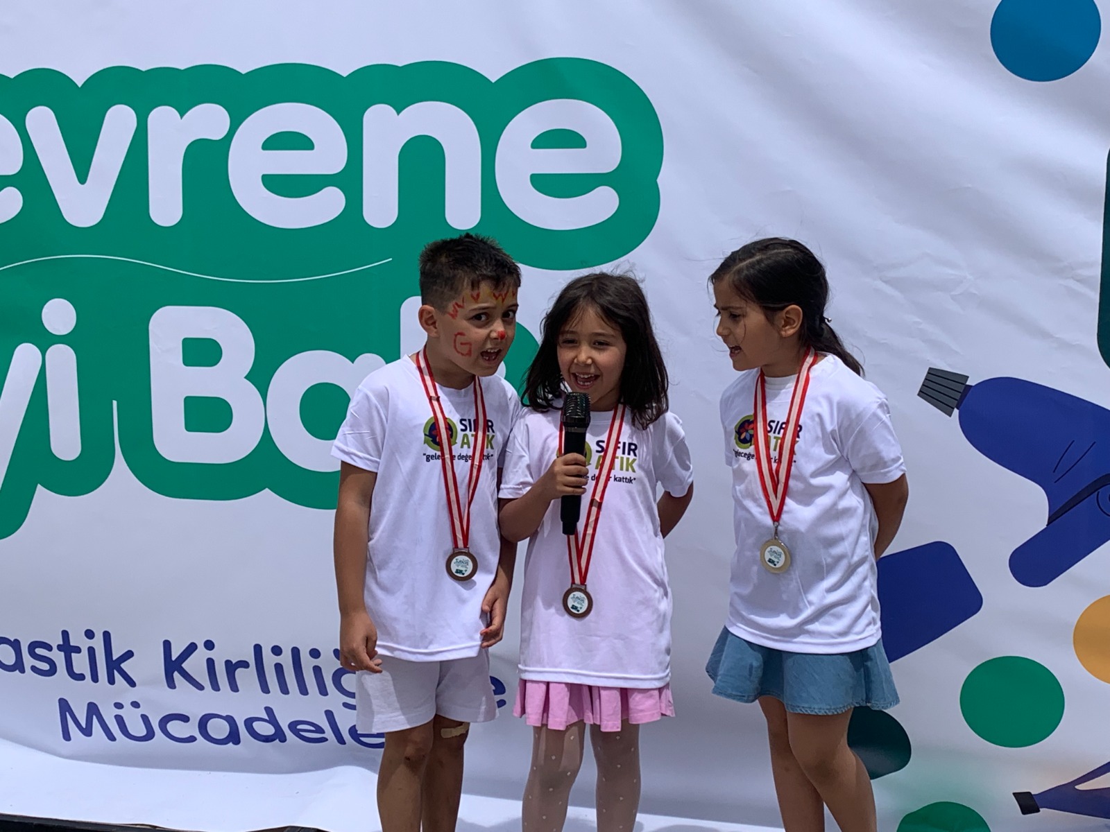 Bu yıl “Dünya Çevre Günü” etkinlikleri 29-30 Mayıs’ta İlimizde “Plastik Kirliliği ile Mücadele” teması ve “Çevrene İyi Bak” sloganıyla kutlanıyor.