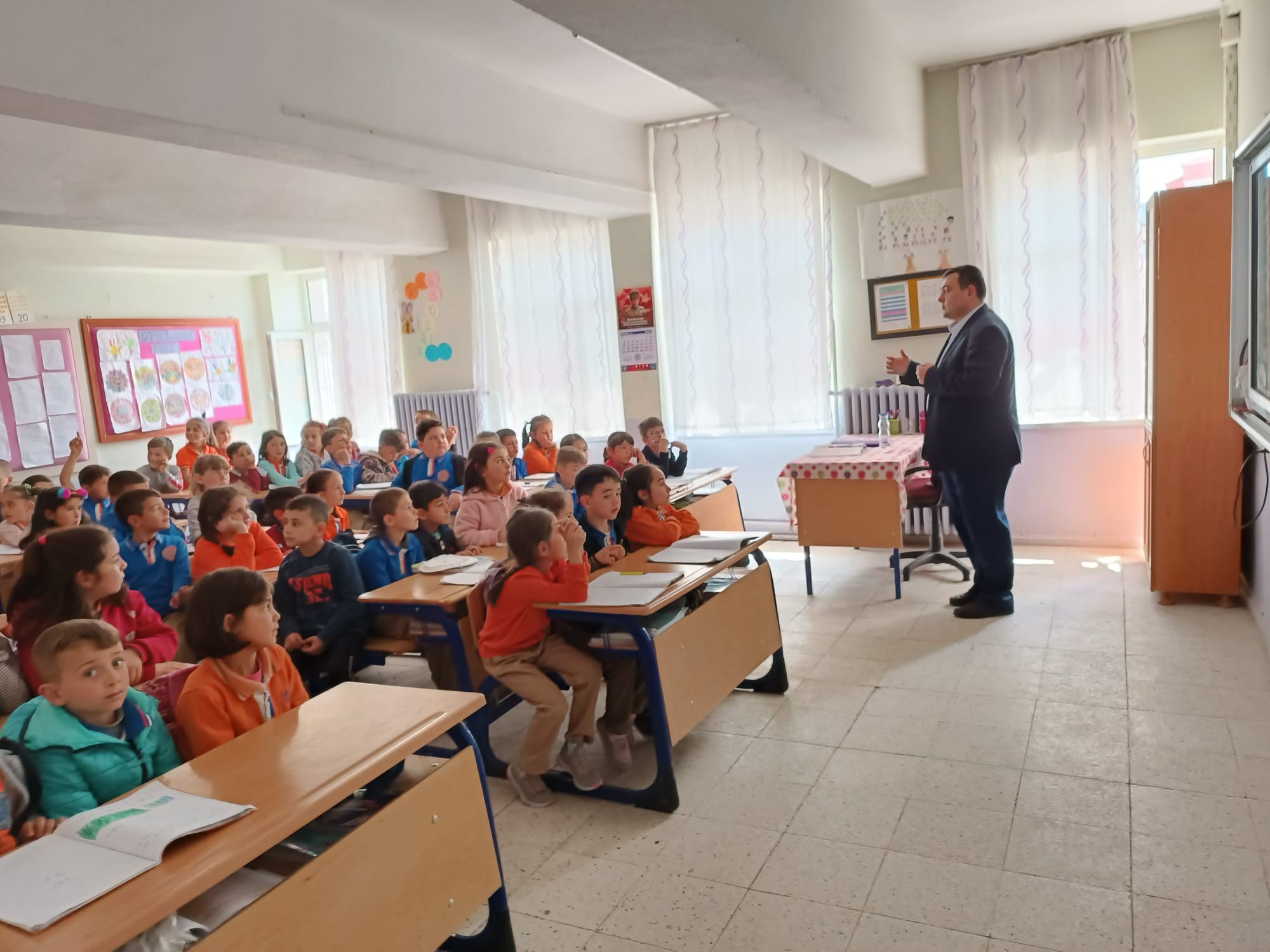 Güzelyurt İlçemize Bağlı Beldelerde ki Okullarda Çevre Farkındalığı Eğitimi Müdürlüğümüz Personeli Tarafından Verilmiştir