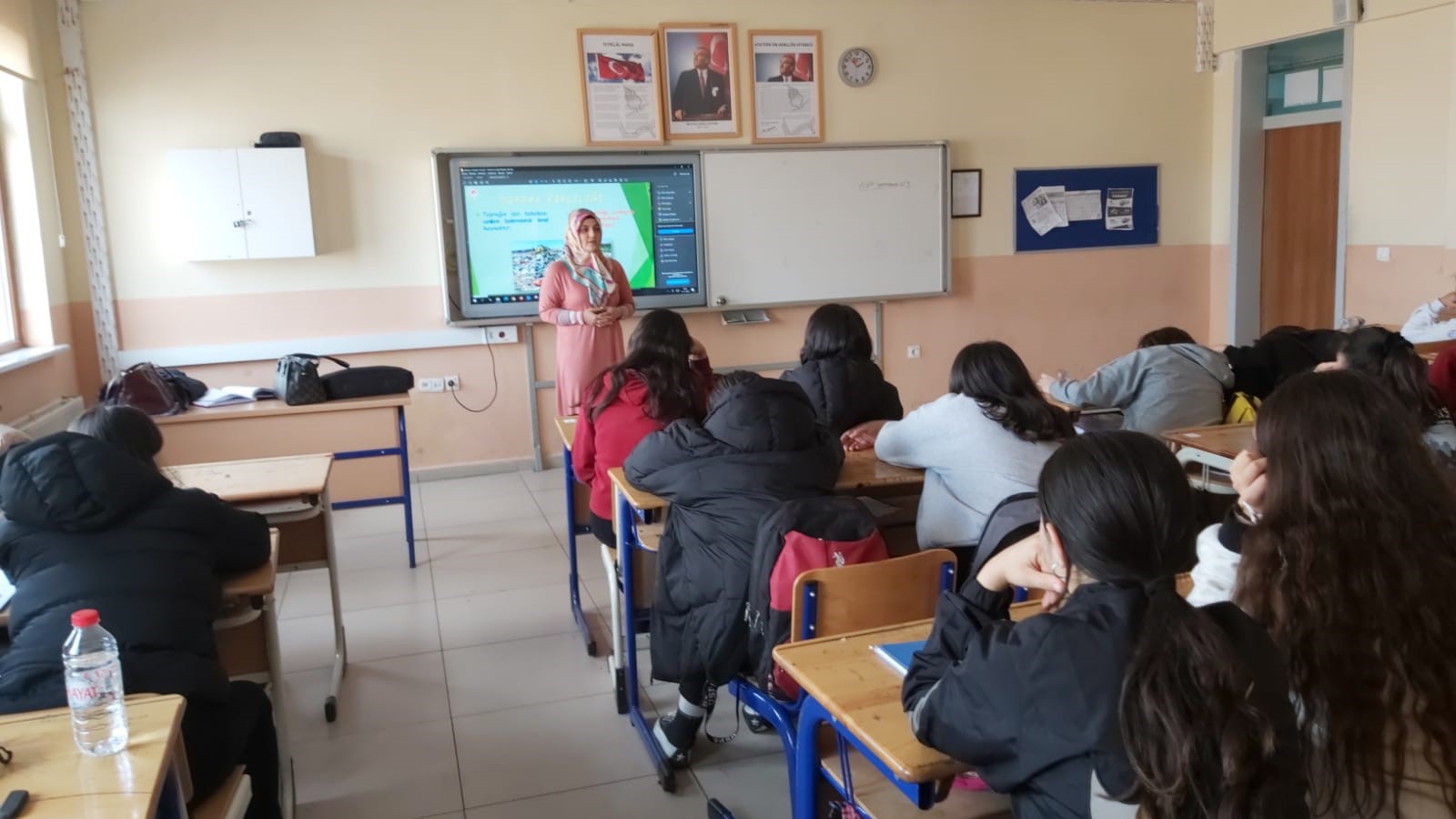 Okullarımızda Çevre Farkındalık Eğitimleri Devam Etmektedir