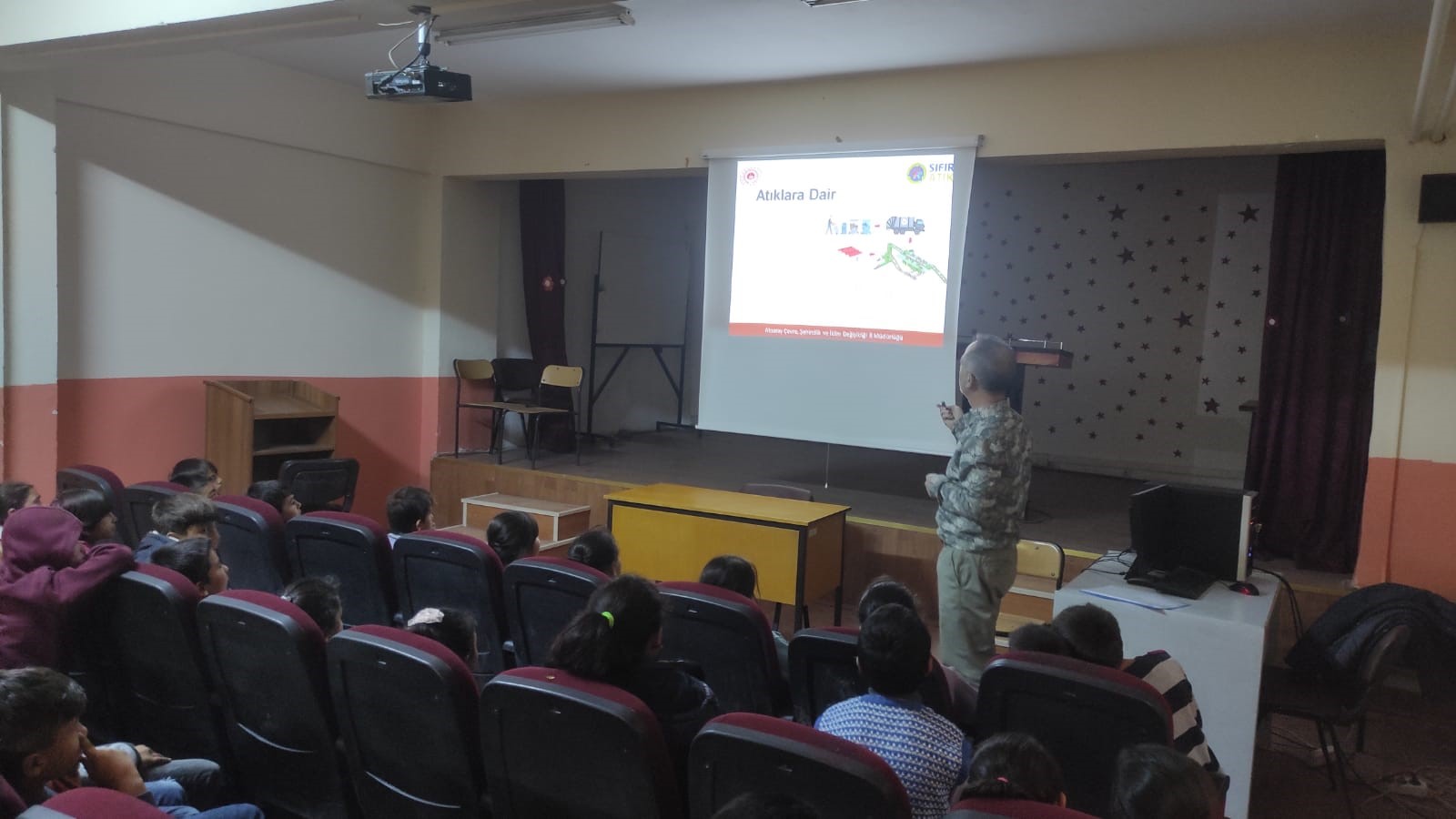 Okullarımızda Çevre Farkındalık Eğitimleri Devam Etmektedir