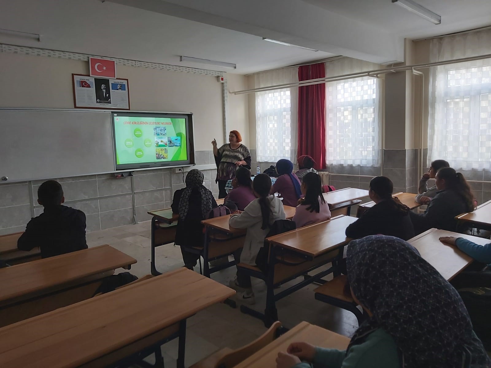 Okullarımızda Çevre Farkındalık Eğitimleri Devam Etmektedir