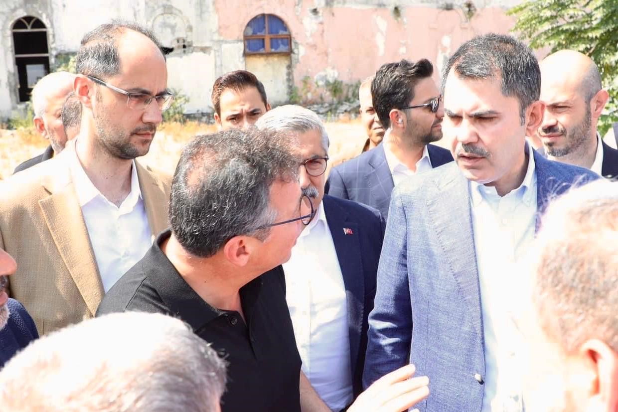 BAKAN MURAT KURUM: “HATAY’DA DA TÜM DEPREMZEDE VATANDAŞLARIMIZ YENİ EVLERİNE KAVUŞUNCAYA KADAR GAYRETLE ÇALIŞACAĞIZ”