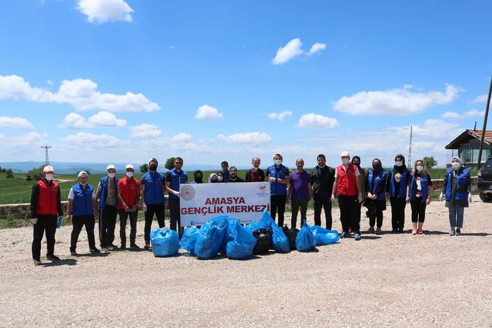 5 Haziran Dünya Çevre Günü Etkinlik Kapsamında, Lokman Hekimde Doğa Temizliği Yapıldı.