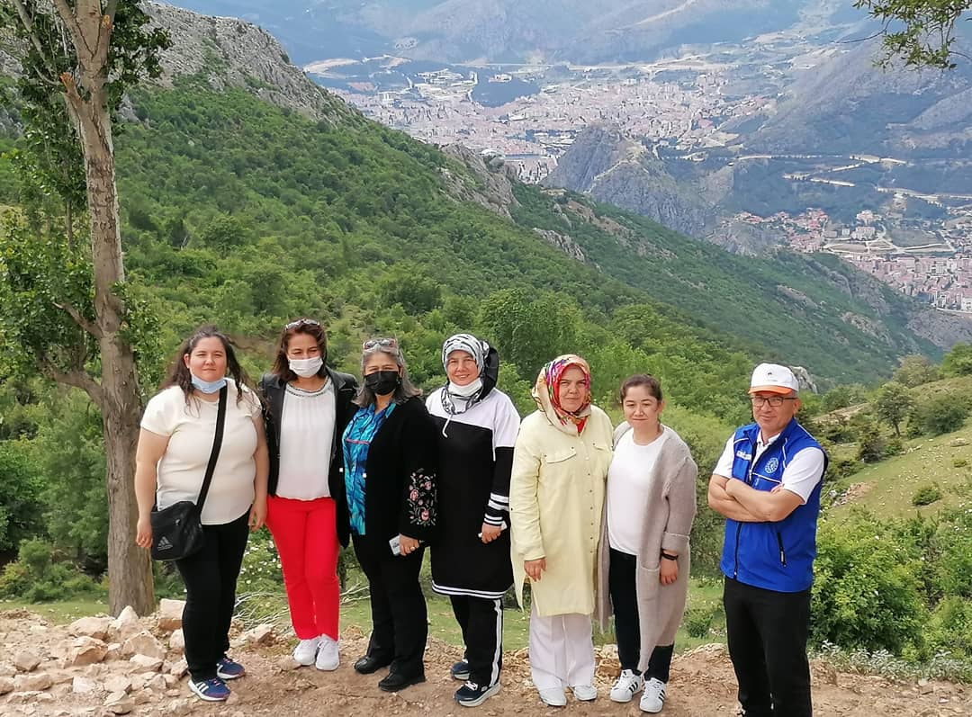 5 Haziran Dünya Çevre Günü Etkinlik Kapsamında, Lokman Hekimde Doğa Temizliği Yapıldı.