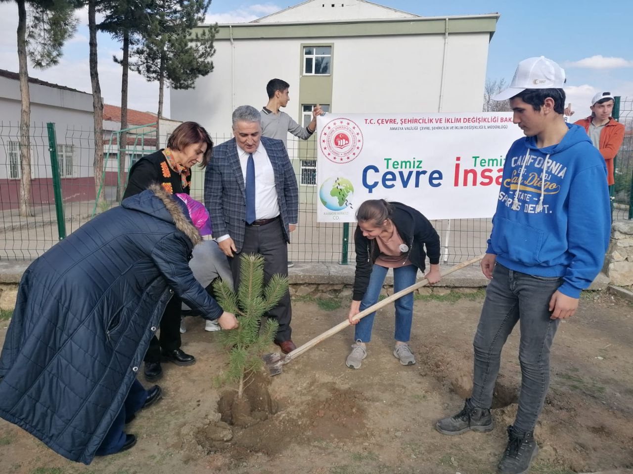 Amasya Aydınca Şehit Recep Bodur Çok Programlı Anadolu Lisesi’ de Sıfır Atık ve İklim Değişikliği Semineri Yapıldı.