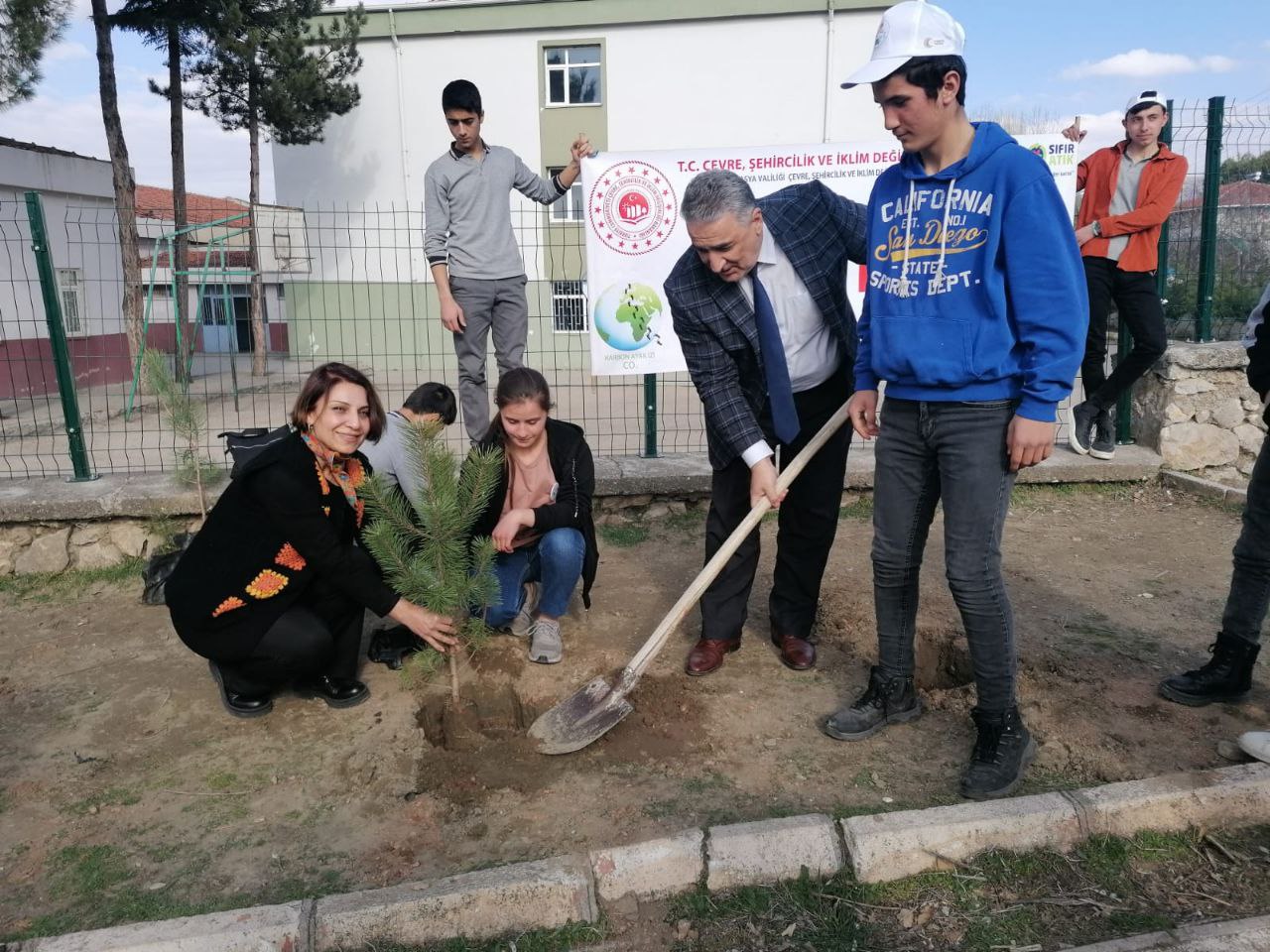 Amasya Aydınca Şehit Recep Bodur Çok Programlı Anadolu Lisesi’ de Sıfır Atık ve İklim Değişikliği Semineri Yapıldı.