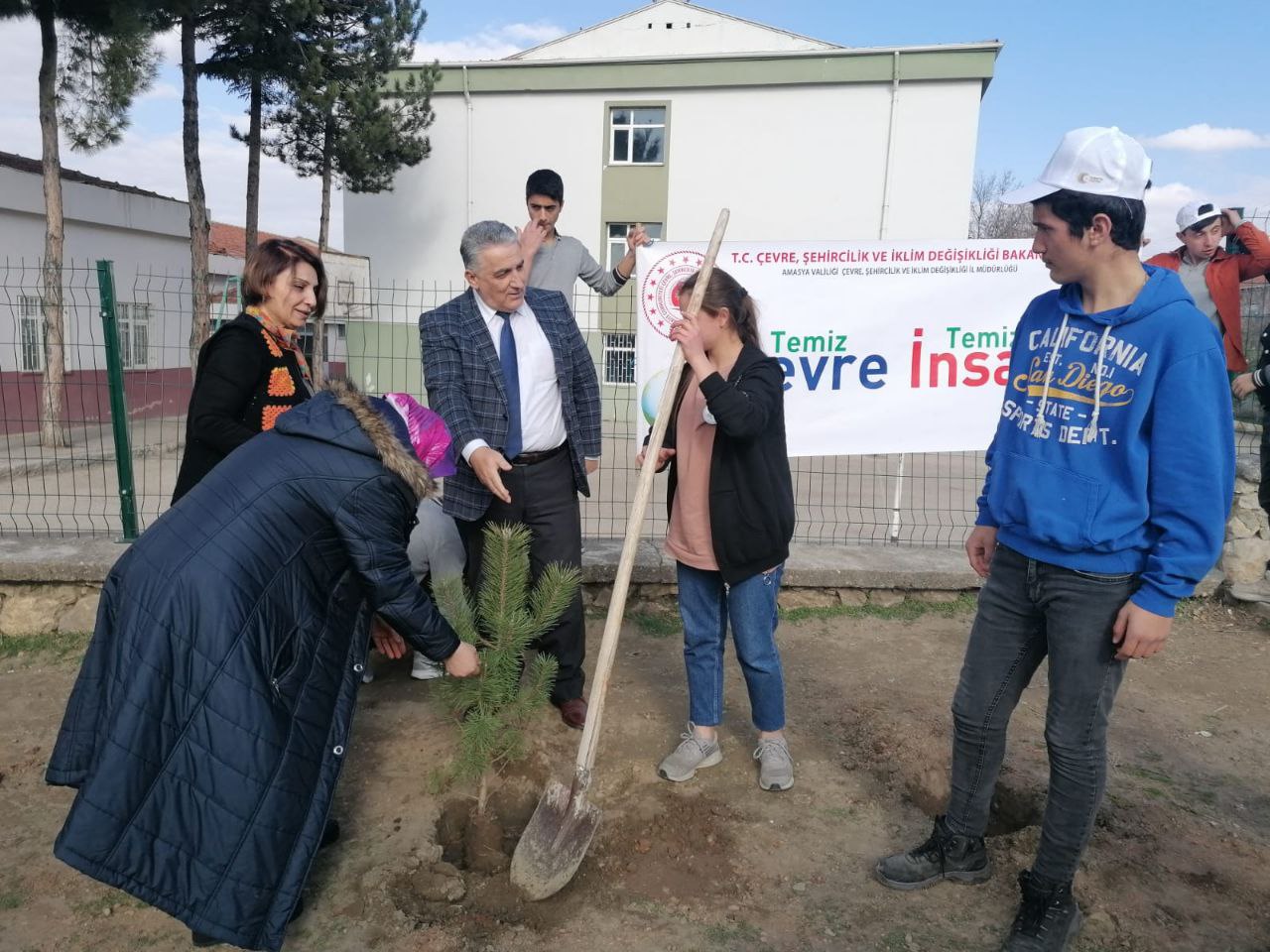 Amasya Aydınca Şehit Recep Bodur Çok Programlı Anadolu Lisesi’ de Sıfır Atık ve İklim Değişikliği Semineri Yapıldı.