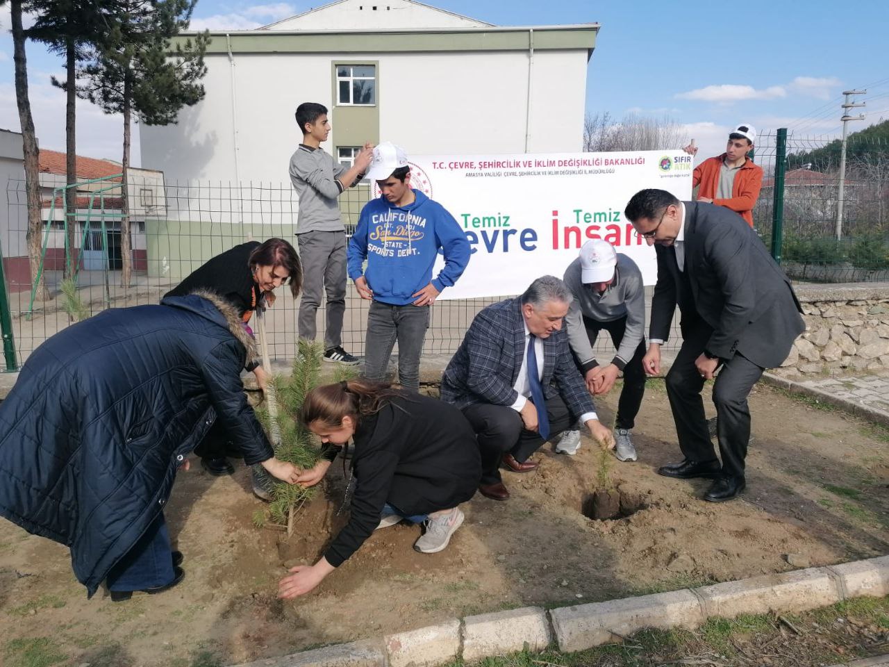 Amasya Aydınca Şehit Recep Bodur Çok Programlı Anadolu Lisesi’ de Sıfır Atık ve İklim Değişikliği Semineri Yapıldı.