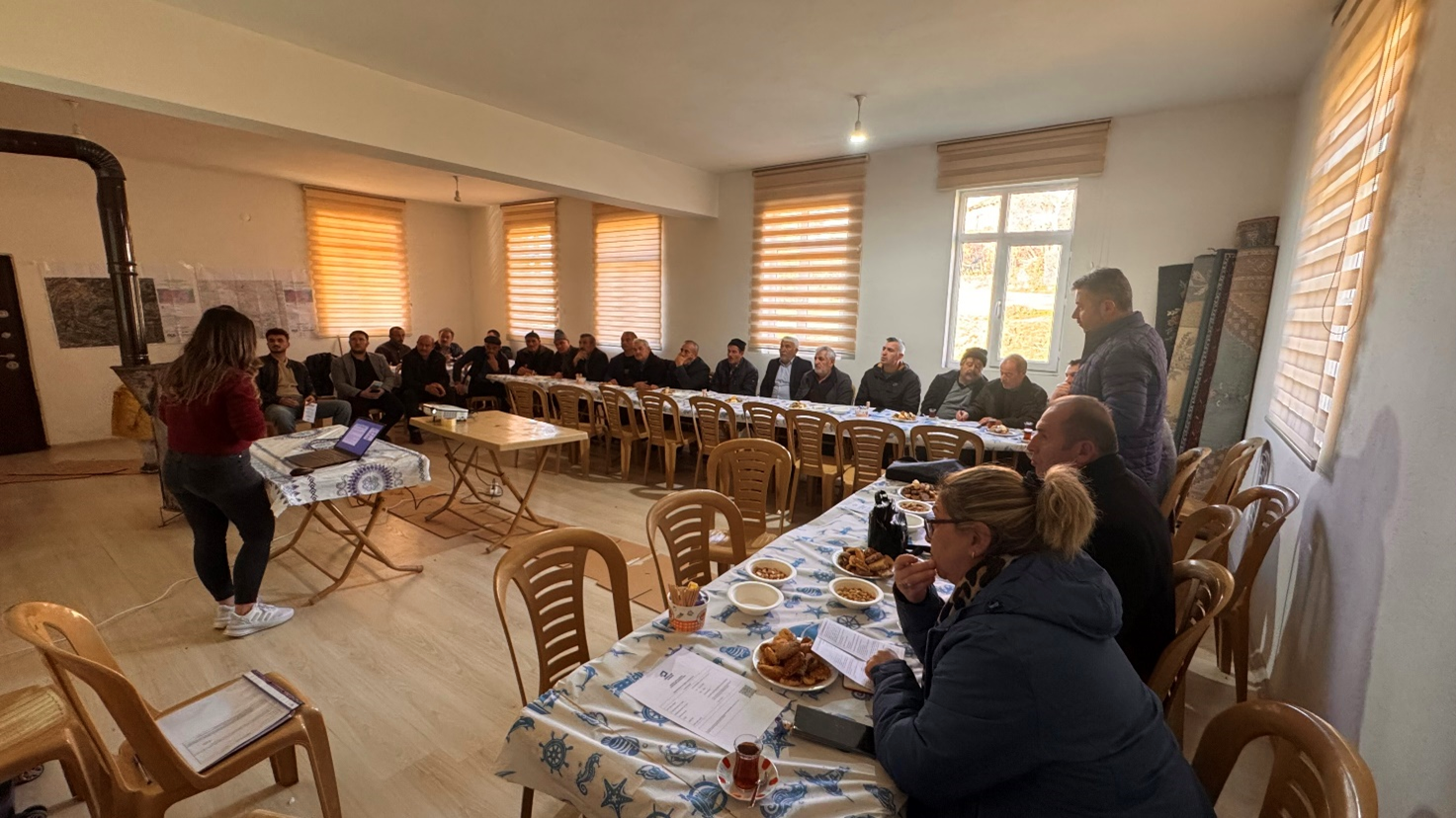 Amasya Çukurören Barajı Ve Sulaması, Malzeme Ocakları, Kırma Eleme Tesisi, Yıkama Eleme Tesisi Ve Hazır Beton Santrali Projesi Halkın Bilgilendirilmesi Ve Sürece Katılımı Toplantısı Yapıldı.