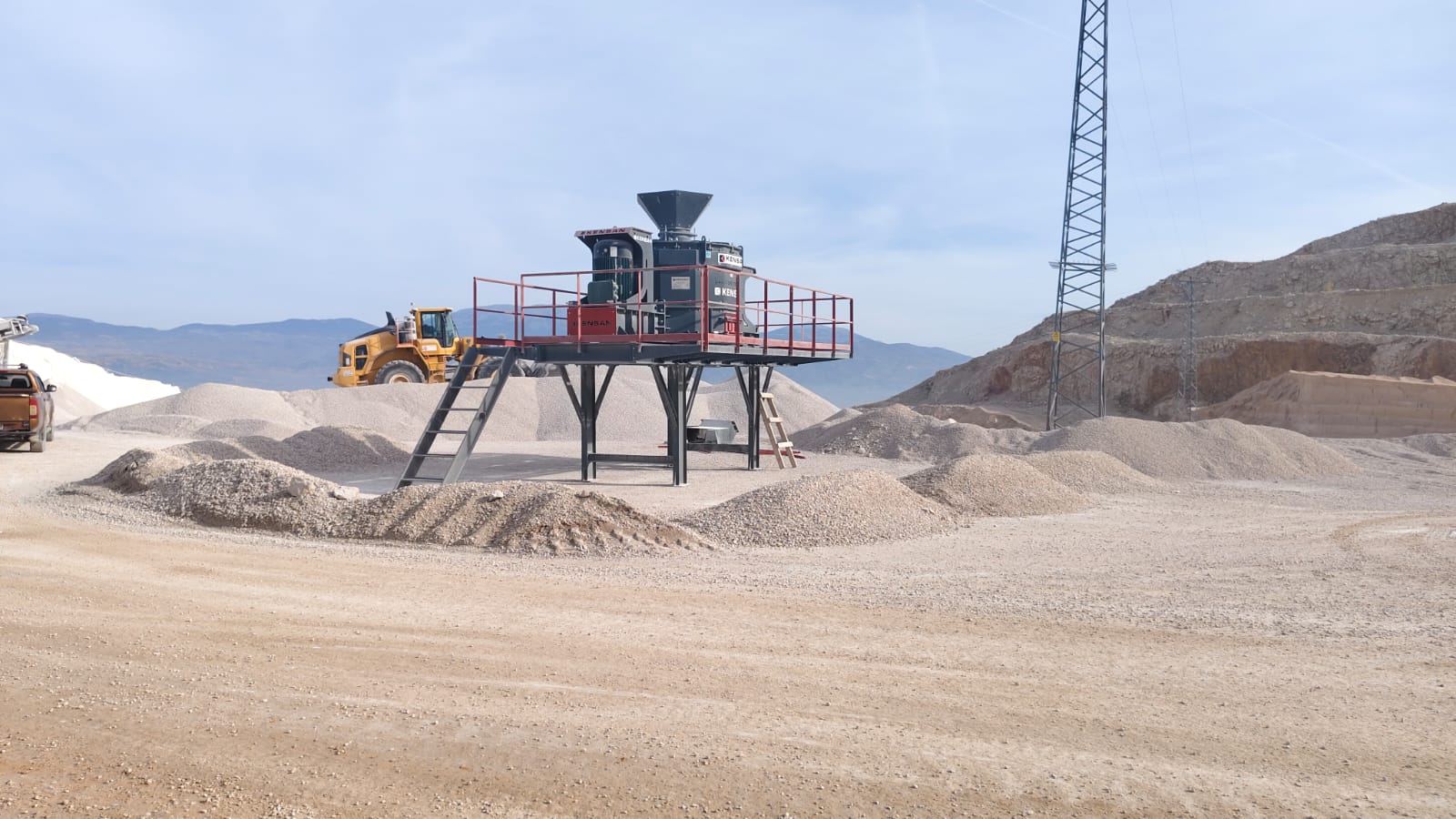 İl Müdürümüz Derya BULUT ve Çevre Yönetimi ve Denetimi ekiplerimiz 2025 yılı risk esaslı denetim kapsamında Emek İnşaat firmasını denetledi.