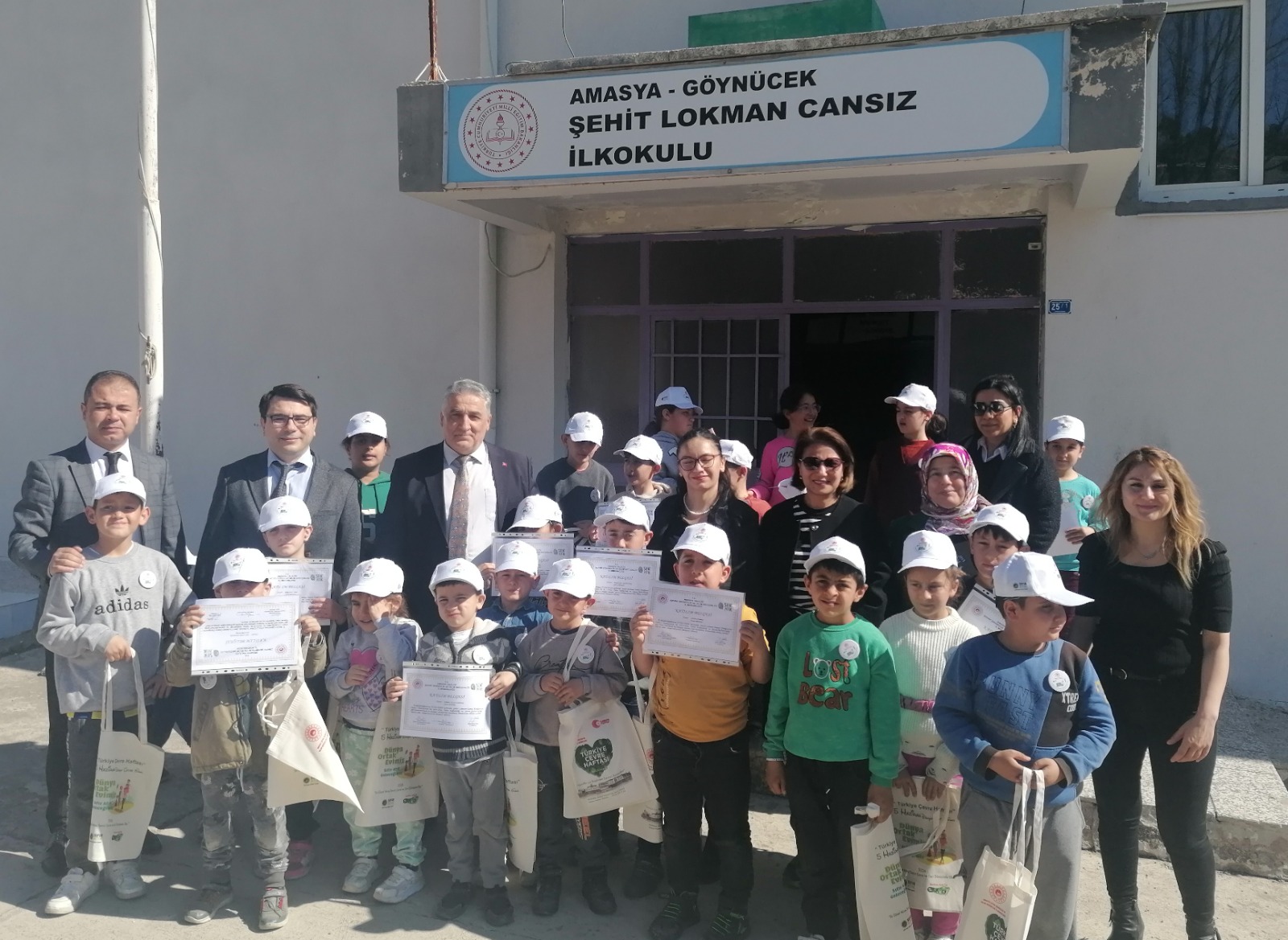 Şehit Lokman Cansız İlkokulu’na Sıfır Atık Projesine Verdiği Destek için Eğitim ve Ödülleri Verildi