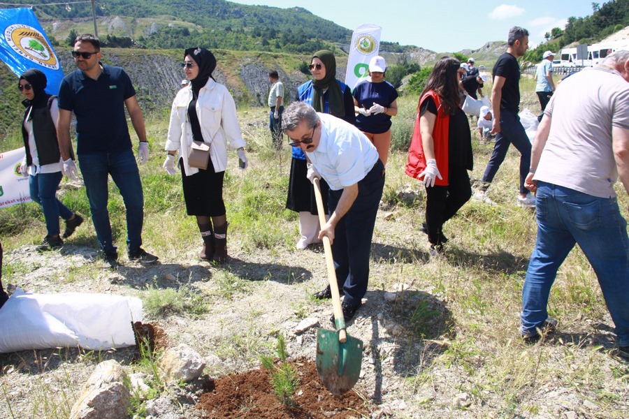 Türkiye Çevre Haftası “Orman Fidan Bakımı”