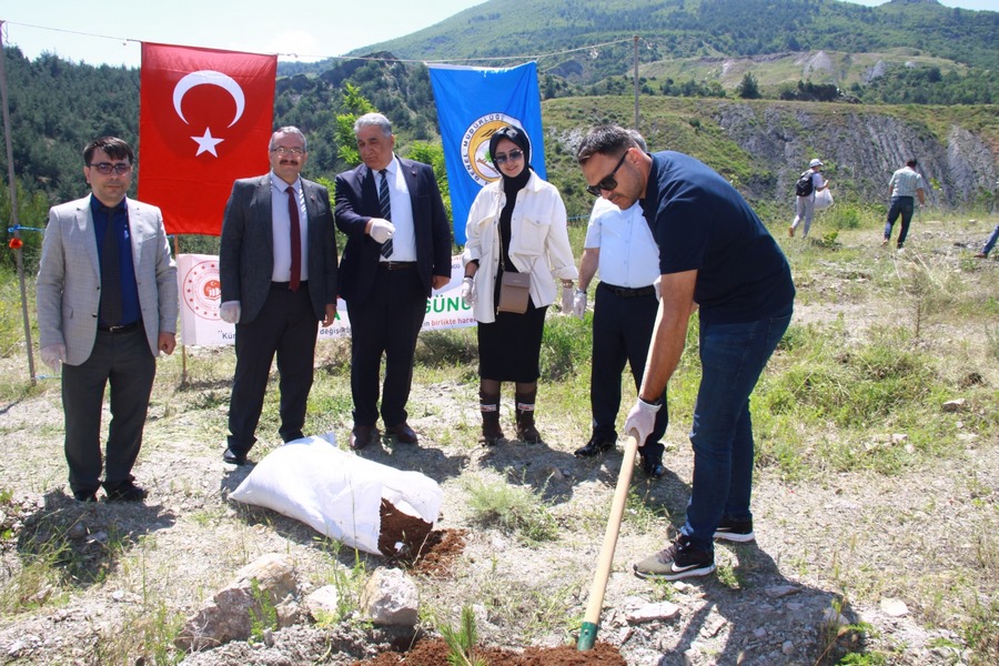 Türkiye Çevre Haftası “Orman Fidan Bakımı”