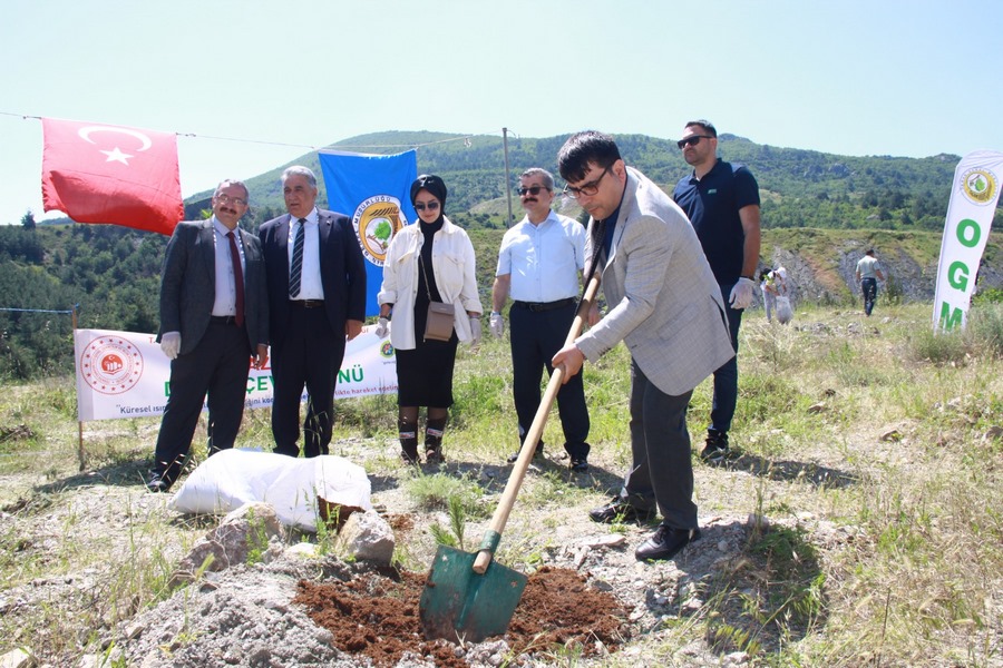 Türkiye Çevre Haftası “Orman Fidan Bakımı”