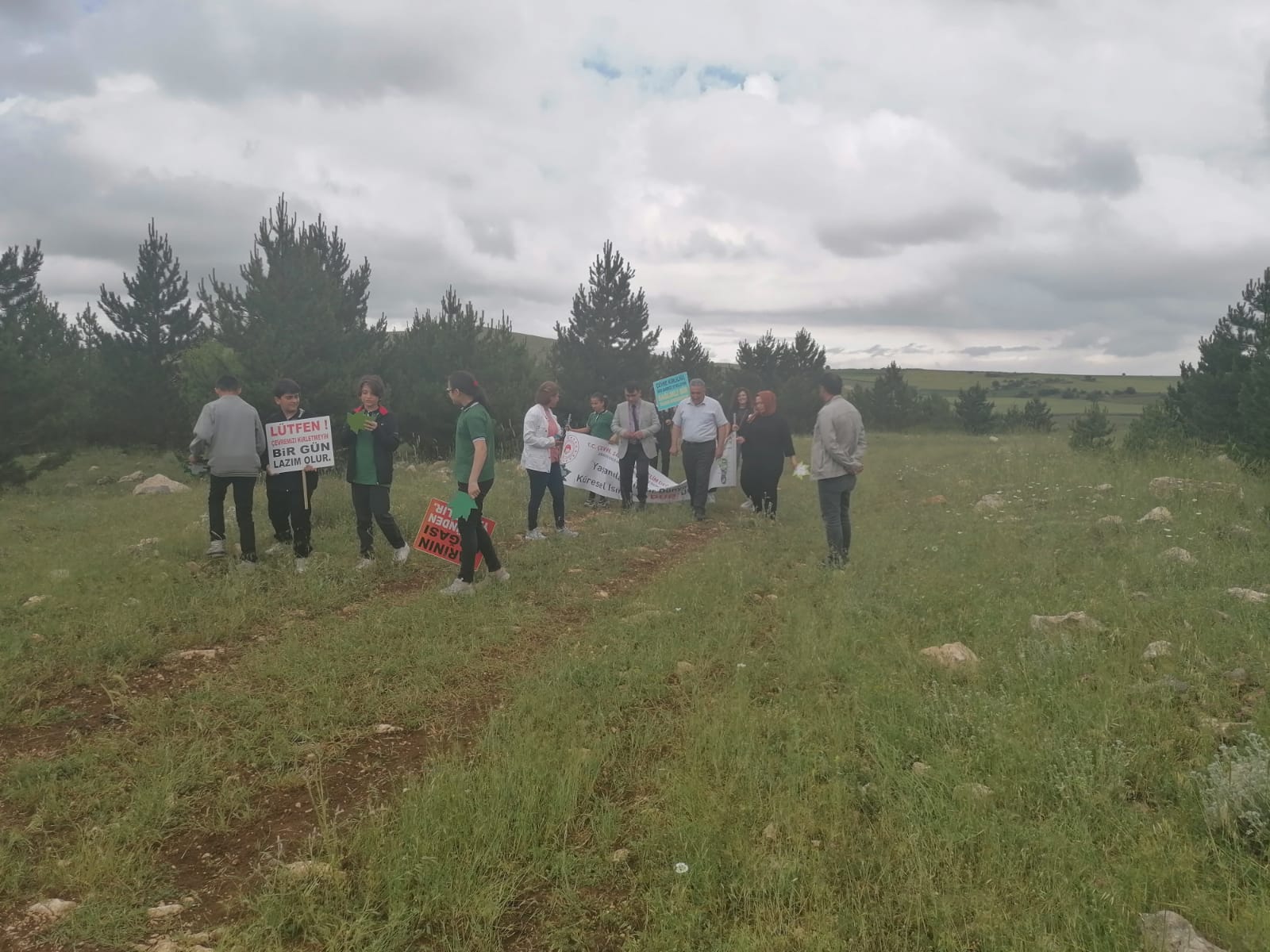 Yeşilırmak Ortaokulu Hatıra Ormanında Doğa Ve Çevre Yürüyüşü