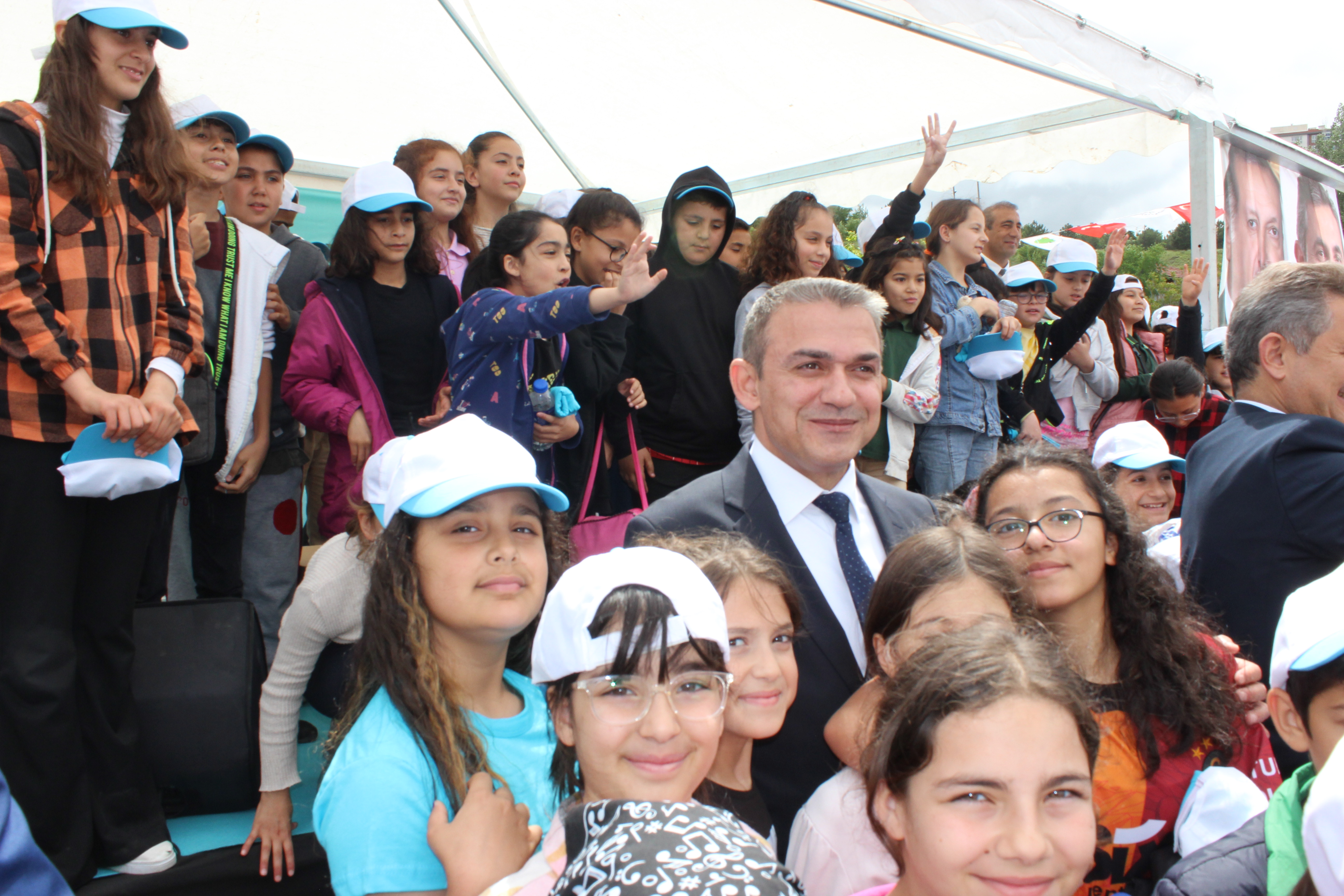 DÜNYA ÇEVRE GÜNÜ TÜRKİYE ÇEVRE HAFTASI ETKİNLİKLERİNDEN İLKİ “TEMİZ DENİZ TEMİZ ÇEVRE” TEMASIYLA ÜREĞİL MAMAK MİLLET BAHÇESİNDE GERÇEKLEŞTİRİLDİ.