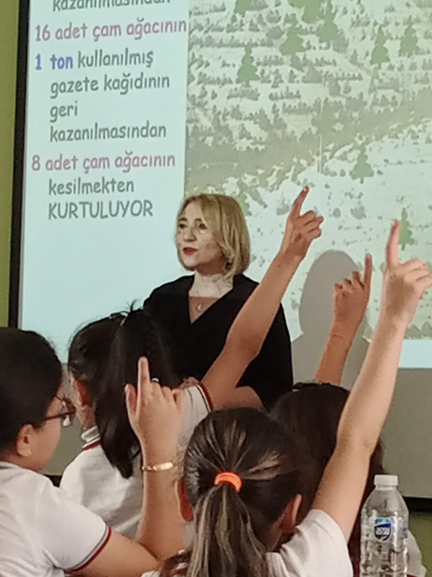 Gölbaşı Atık Getirme Merkezinde İlkokul Öğrencilerine “Hepimizin Bir Dünyası Var” Eğitim Etkinliği Düzenlendi.