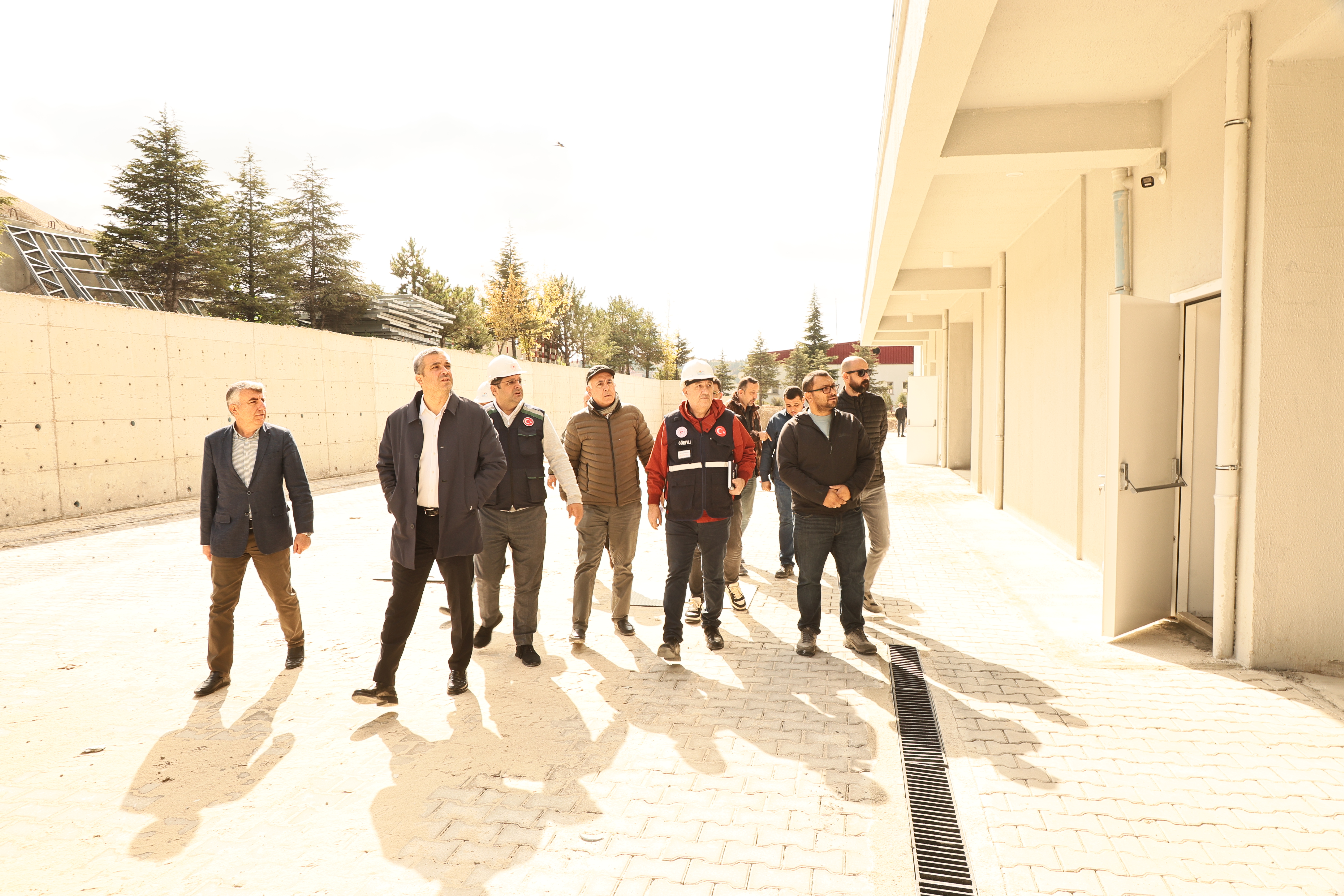 İl Müdürümüz Sn. Mustafa Altay ARIK, yapı denetim hizmeti İl Müdürlüğümüz personellerince yürütülen ,Etimesgut Bağlıca İlçe Jandarma Komutanlığı Hizmet Binası İkmal İnşaatı Yapım İşi,   -Ankara Jandarma İstihkam Komutanlığı Üretim Ve Bakım Atölye Bina