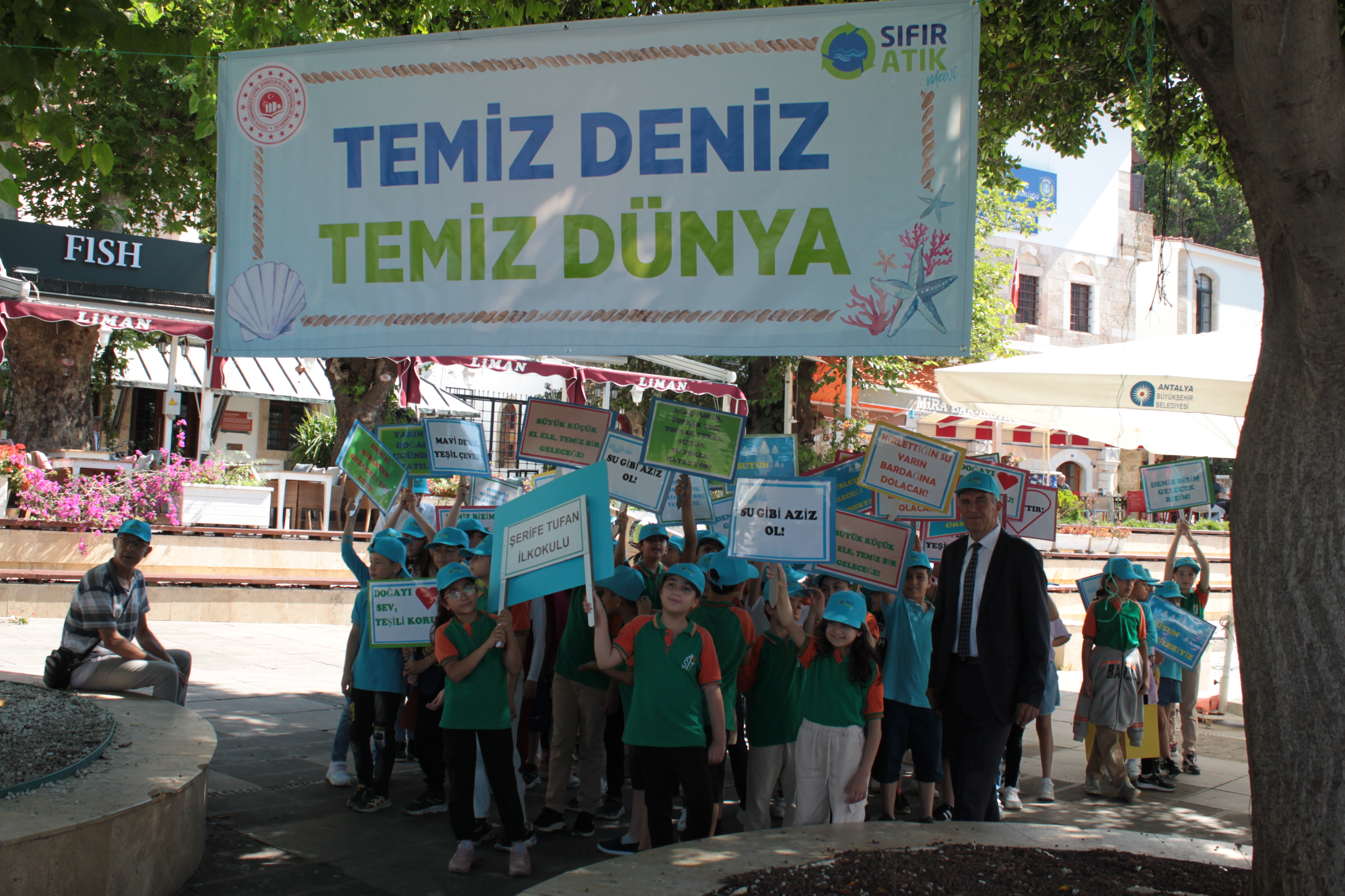 5-9 Haziran tarihleri arasında gerçekleştirilen Türkiye Çevre Haftası, çeşitli etkinliklerle Antalya’da kutlandı.