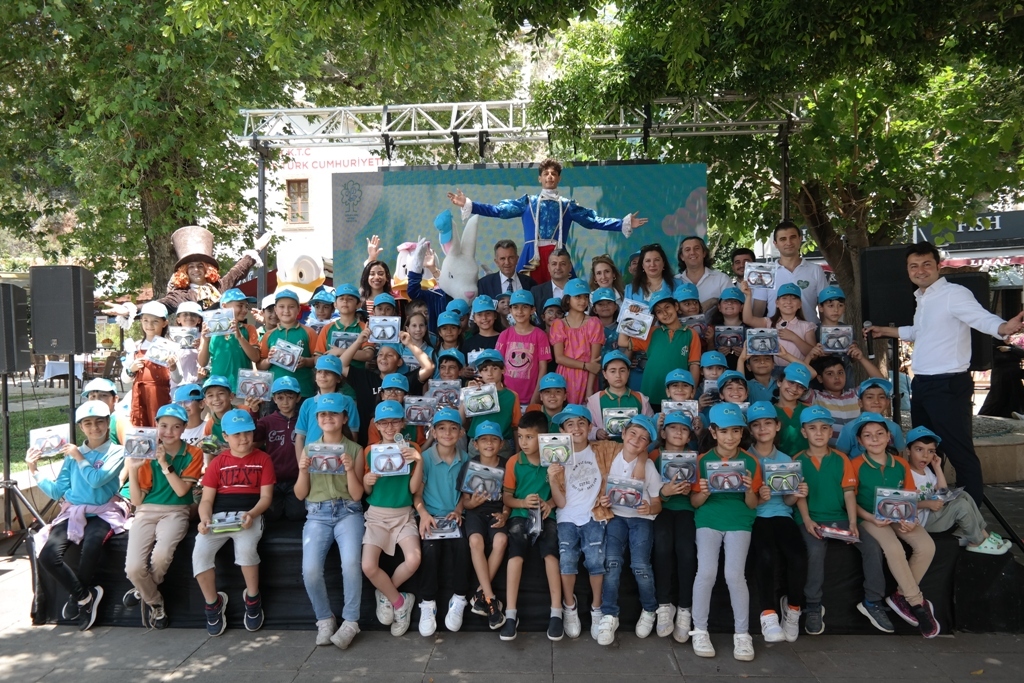 5-9 Haziran tarihleri arasında gerçekleştirilen Türkiye Çevre Haftası, çeşitli etkinliklerle Antalya’da kutlandı.