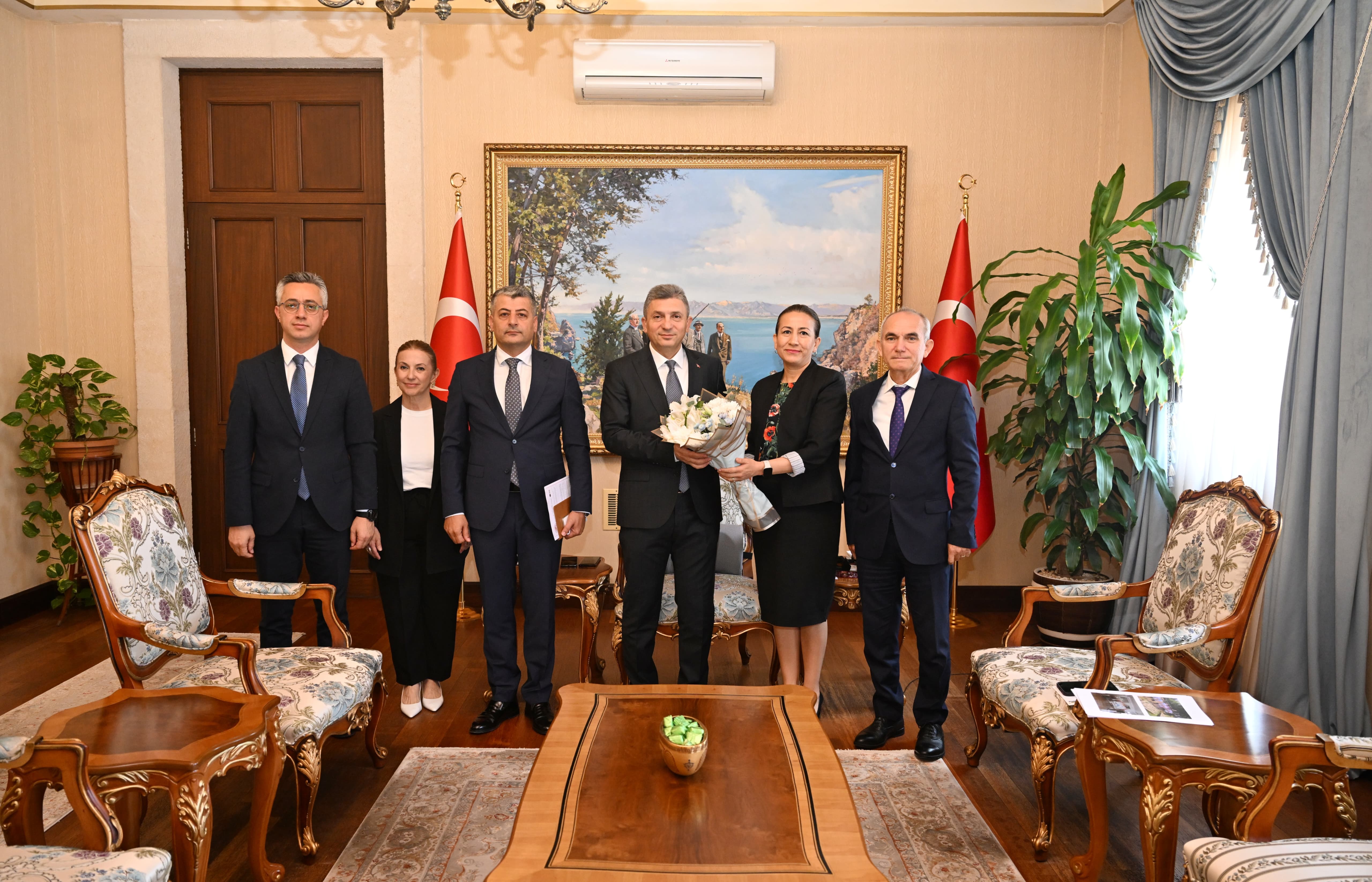 5 Haziran Türkiye Çevre Haftası münasebetiyle Sayın Valimiz Hulusi Şahin’i makamında ziyaret ettik