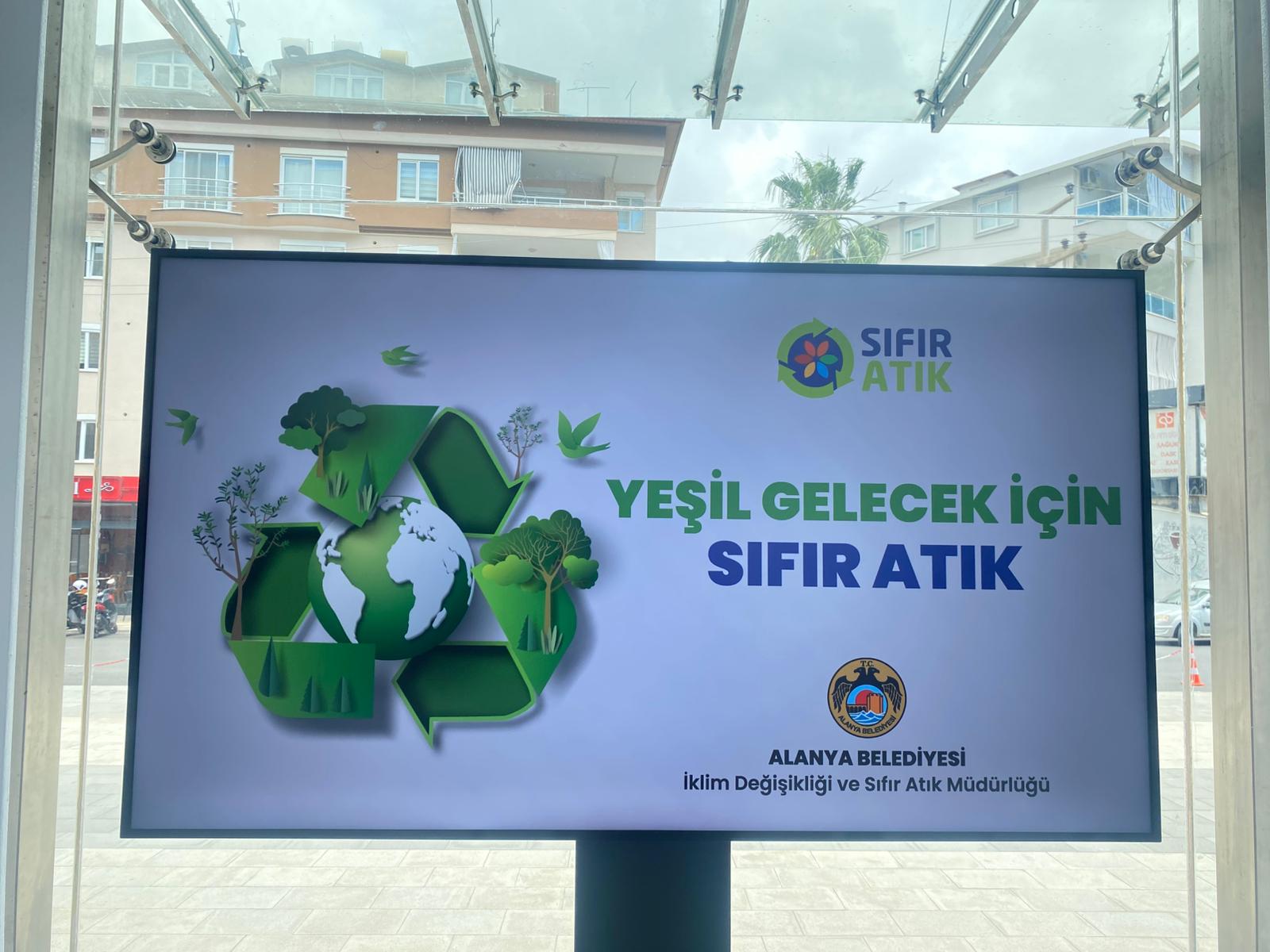 Çevre Haftası etkinlikleri kapsamında Z.Marsel-Z.Denizhan Öner İlkokulu öğrencileri ile bez çanta boyayıp Ata tohumlarına can verdik