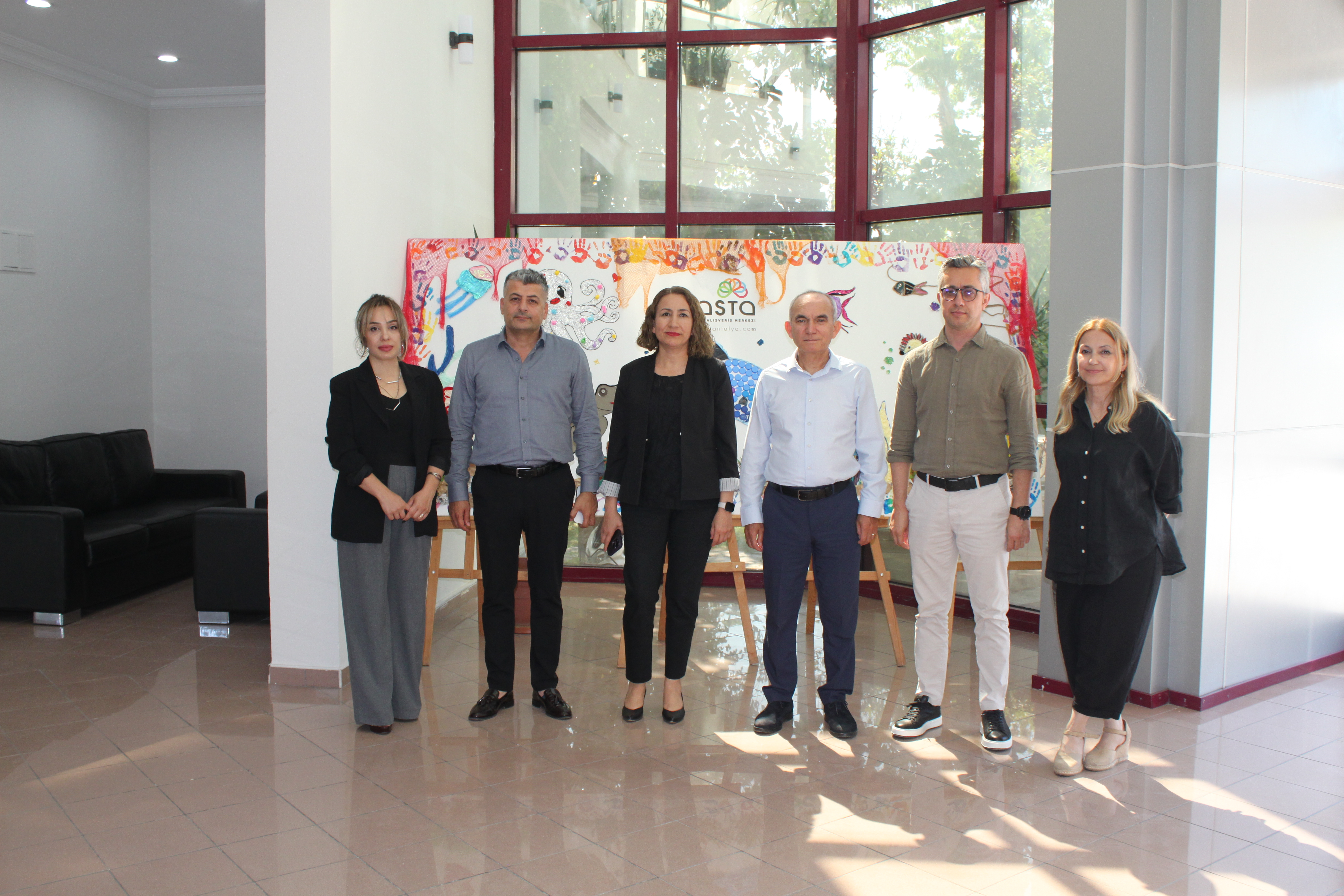Çevre Haftası etkinlikleri kapsamında Z.Marsel-Z.Denizhan Öner İlkokulu öğrencileri ile bez çanta boyayıp Ata tohumlarına can verdik