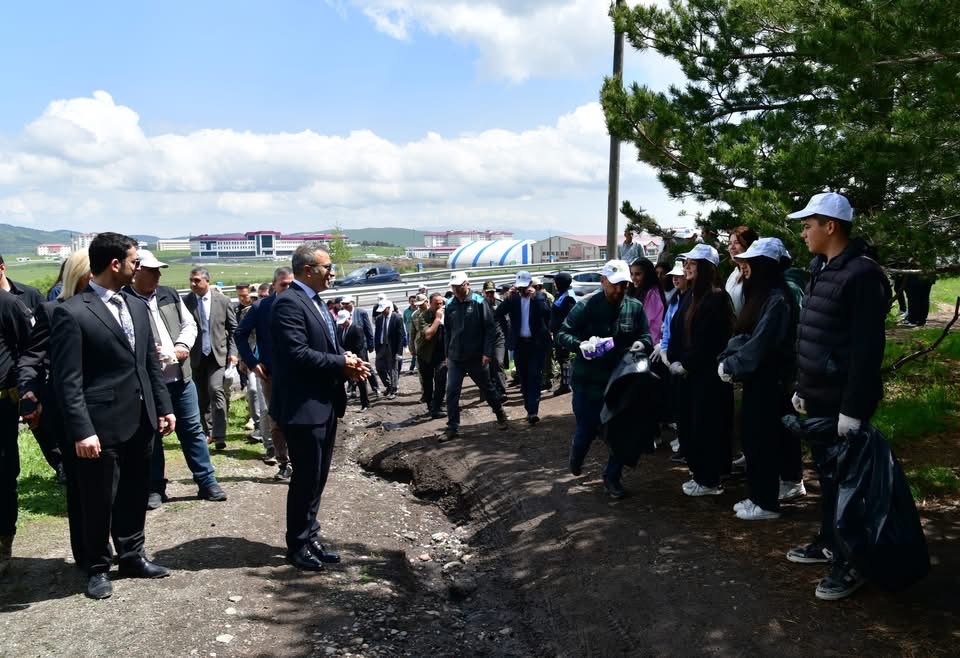 VALİMİZ SAYN HAYRETTİN ÇİÇEK'İN  KATILIMIYLA ÇAMLIÇATAK ORMANI’NDA ÇEVRE GÜNÜ ETKİNLİĞİ DÜZENLENDİ