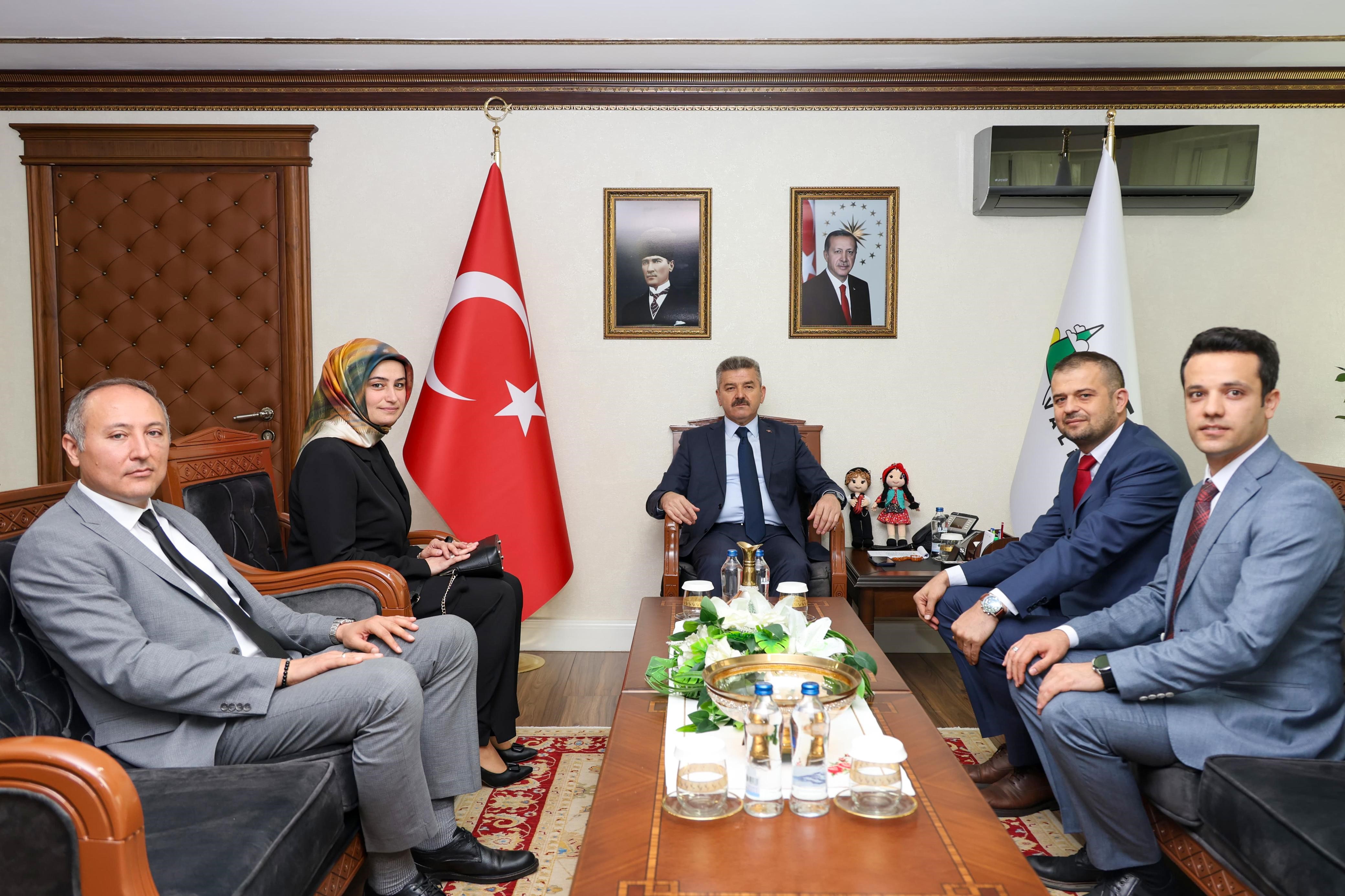 Valimiz Sayın Dr. Turan ERGÜN' e  Çevre Haftası Ziyareti