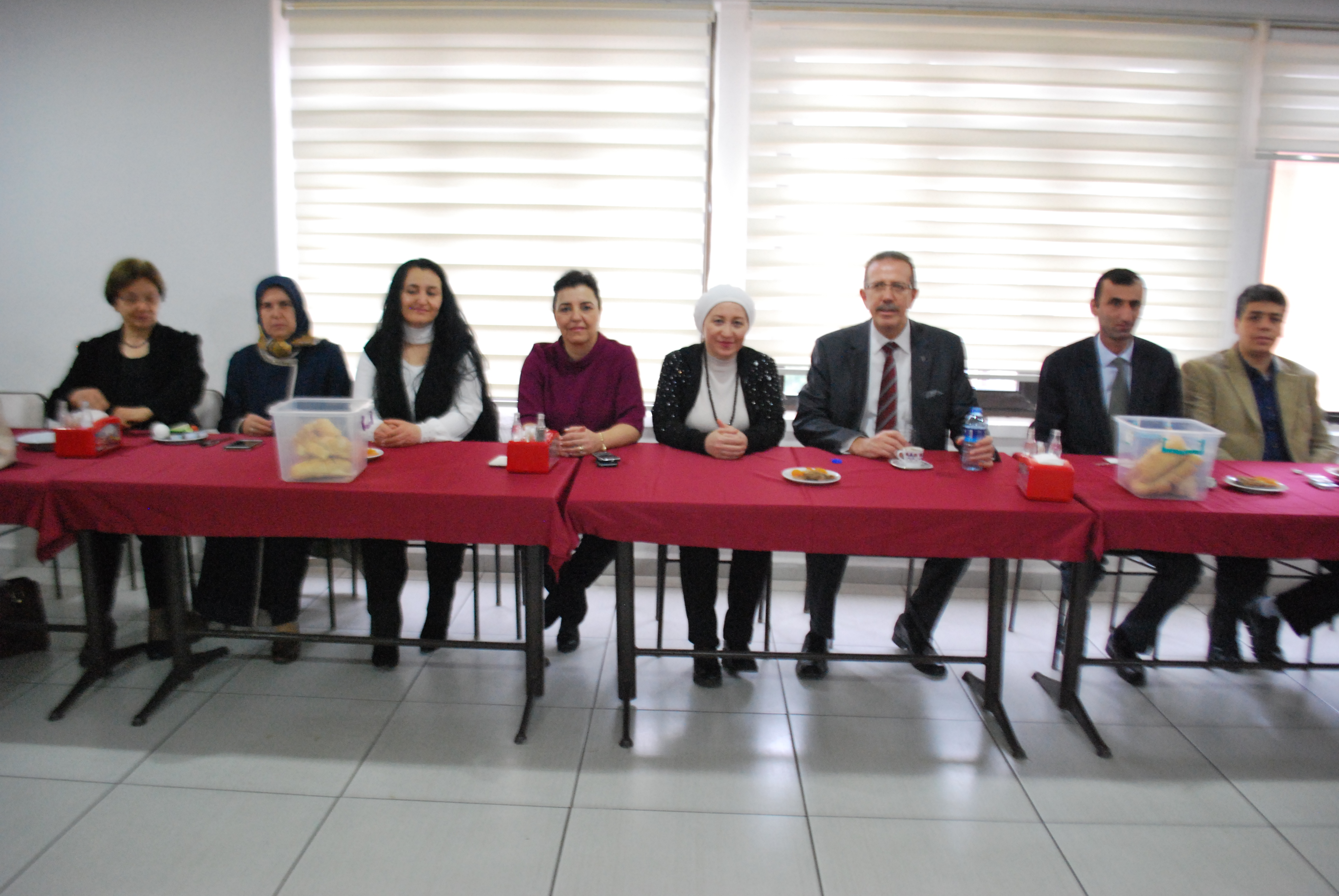 DÜNYA KADINLAR GÜNÜ KUTLANDI