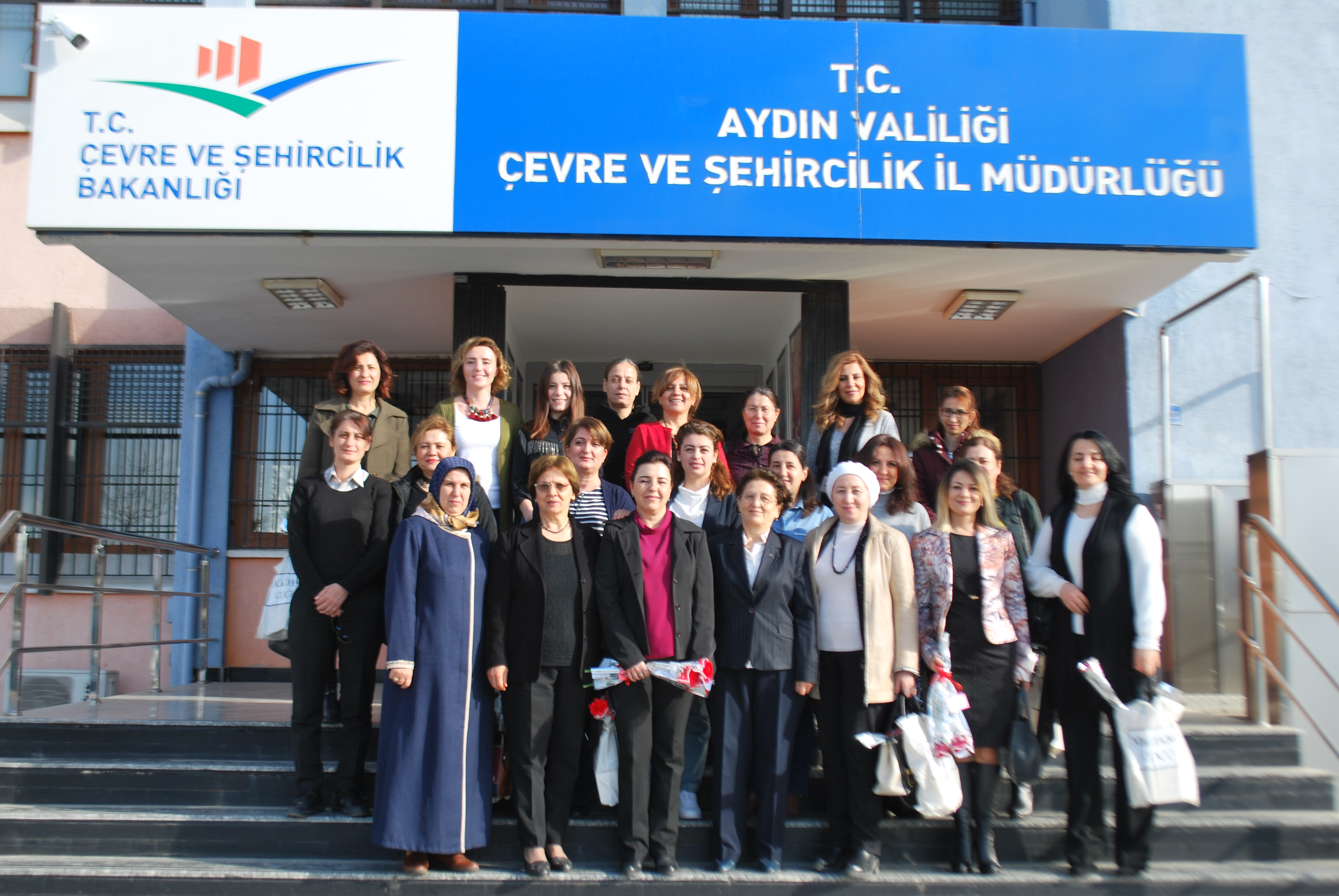 DÜNYA EMEKÇİ KADINLAR GÜNÜ KUTLANDI