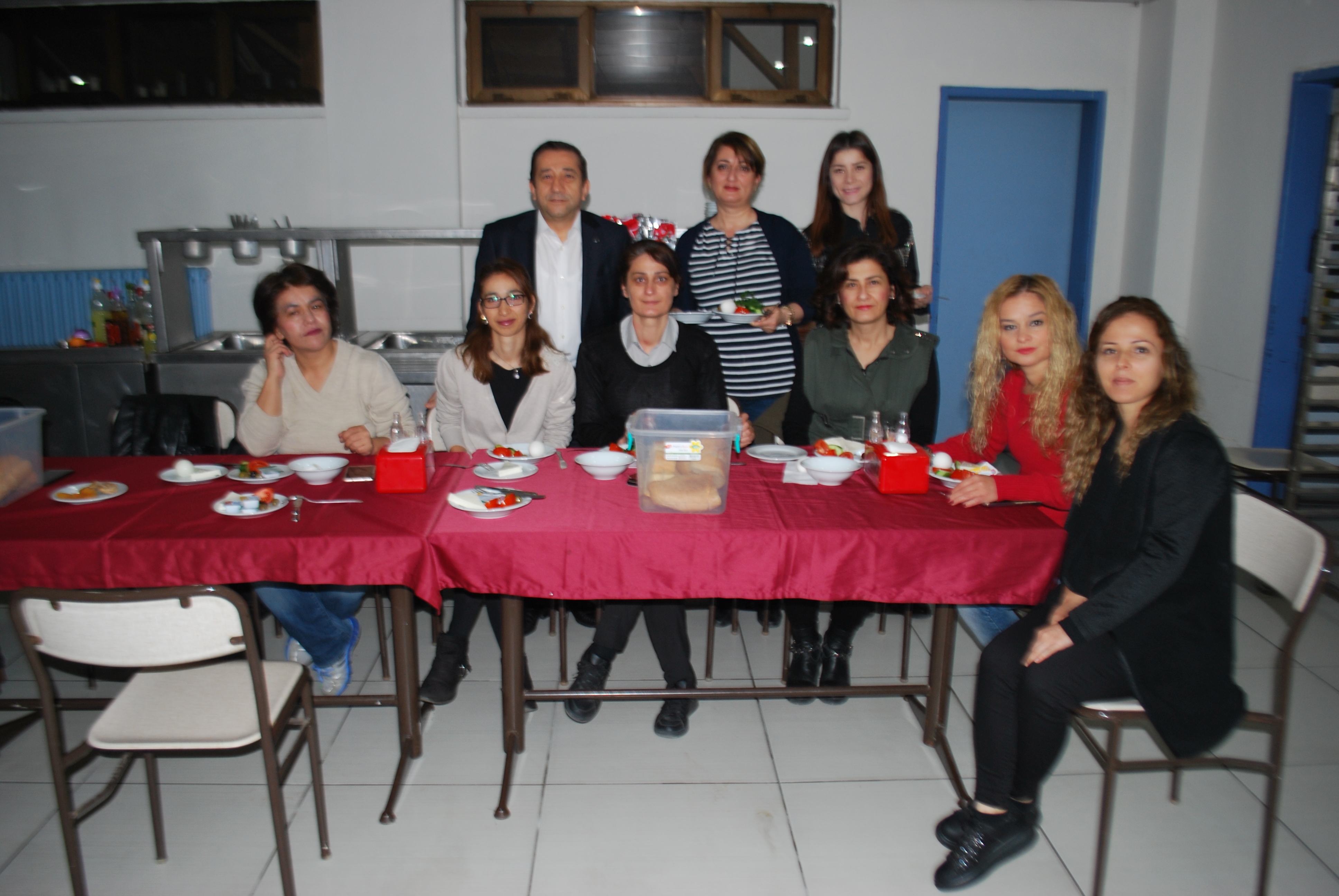 DÜNYA KADINLAR GÜNÜ KUTLANDI