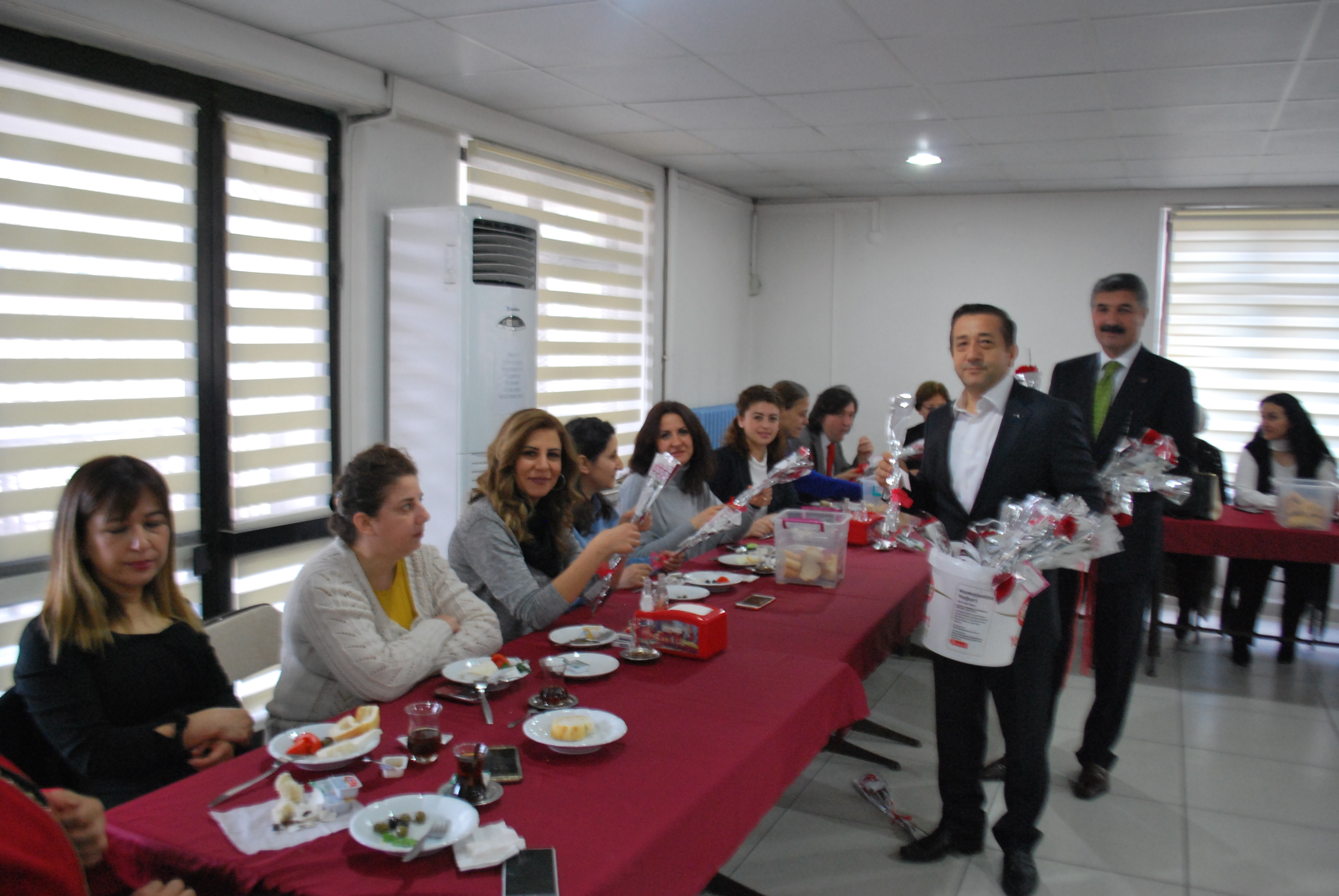 DÜNYA KADINLAR GÜNÜ KUTLANDI